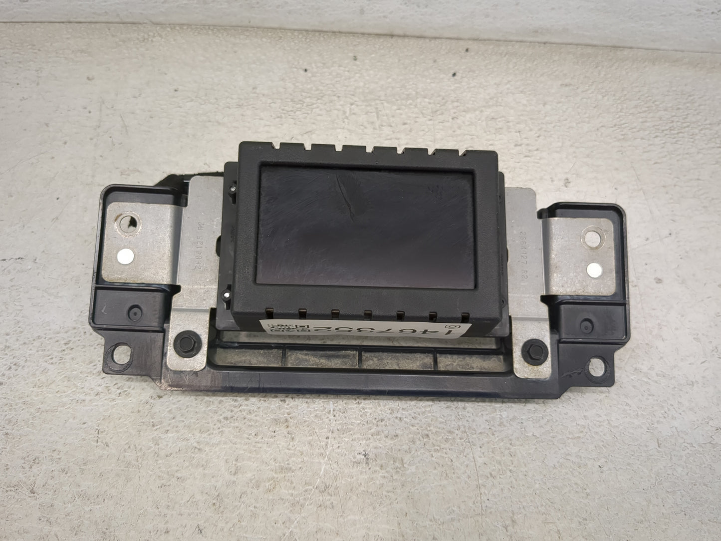 2017 Ford Explorer Information Display Screen 1467352 - Oemusedautoparts1.com