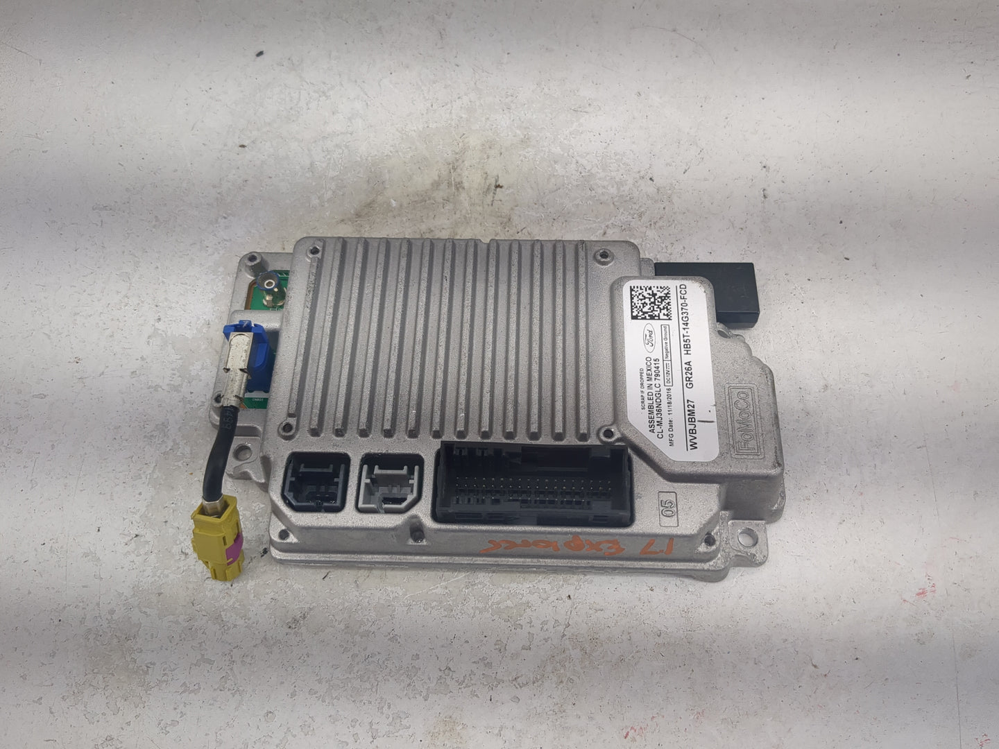 2019-2019 Ford Explorer Information Display Screen 1471590 - Oemusedautoparts1.com