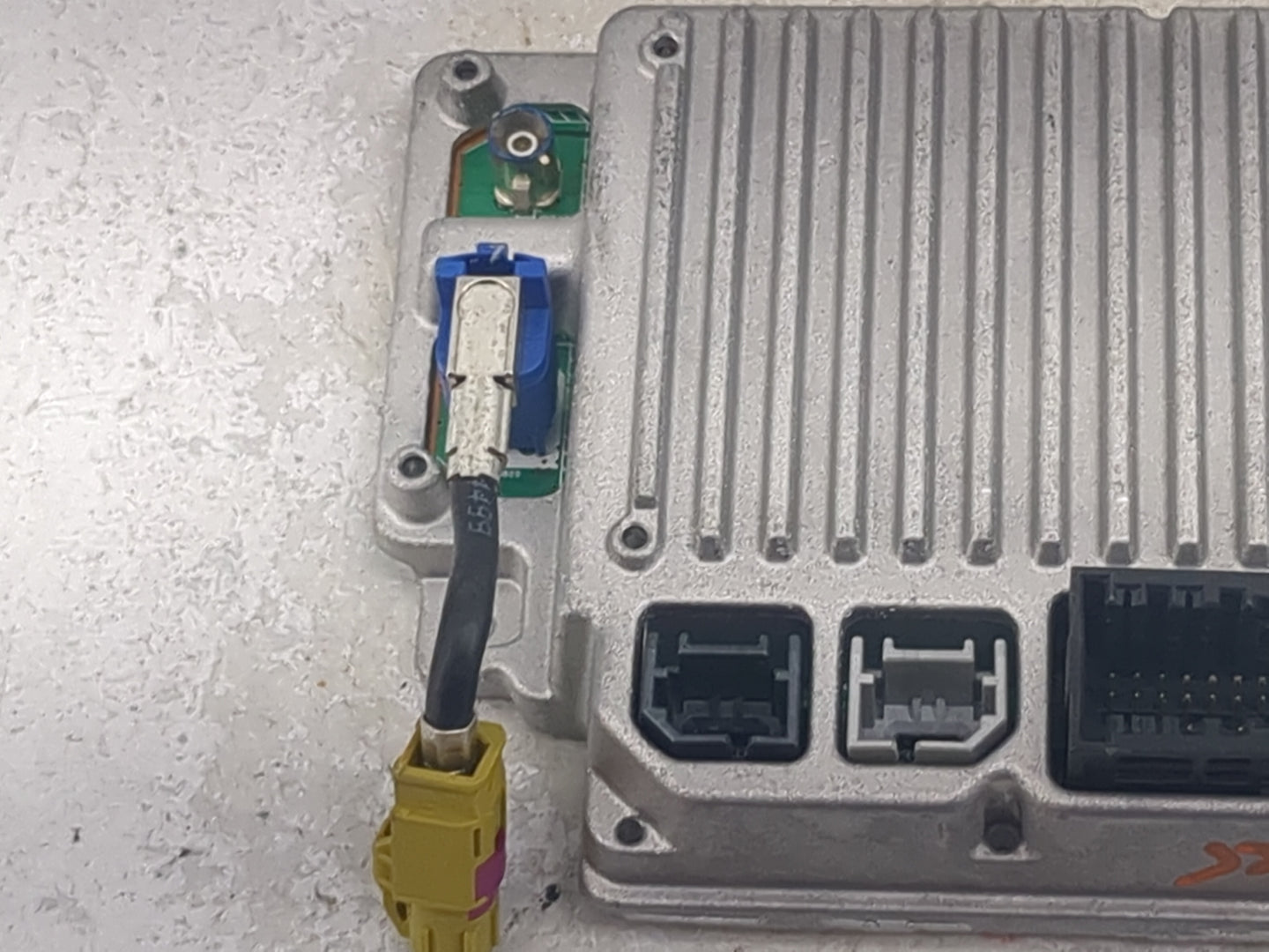 2019-2019 Ford Explorer Information Display Screen 1471590 - Oemusedautoparts1.com