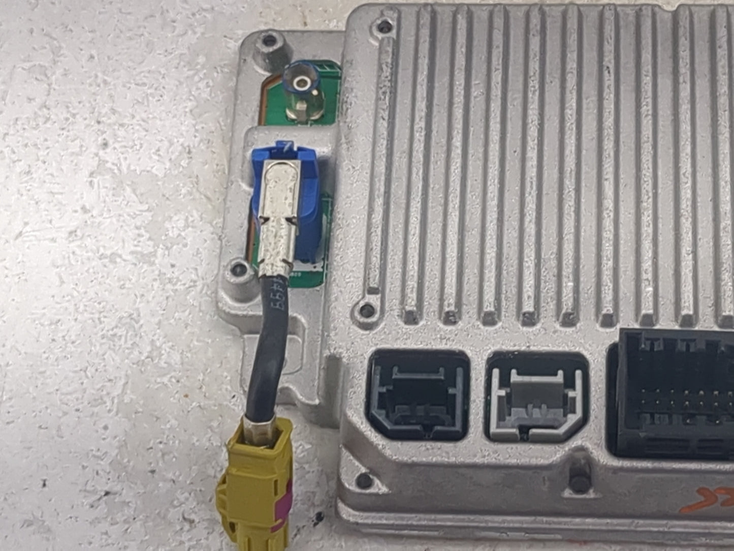 2019-2019 Ford Explorer Information Display Screen 1471590 - Oemusedautoparts1.com