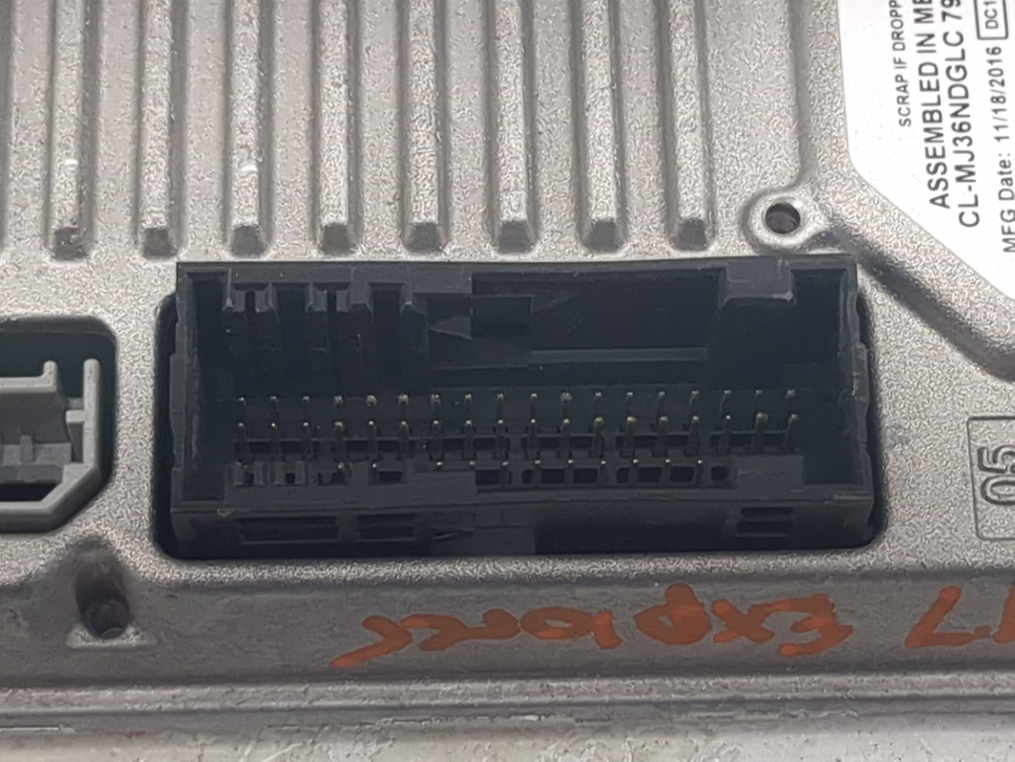 2019-2019 Ford Explorer Information Display Screen 1471590 - Oemusedautoparts1.com