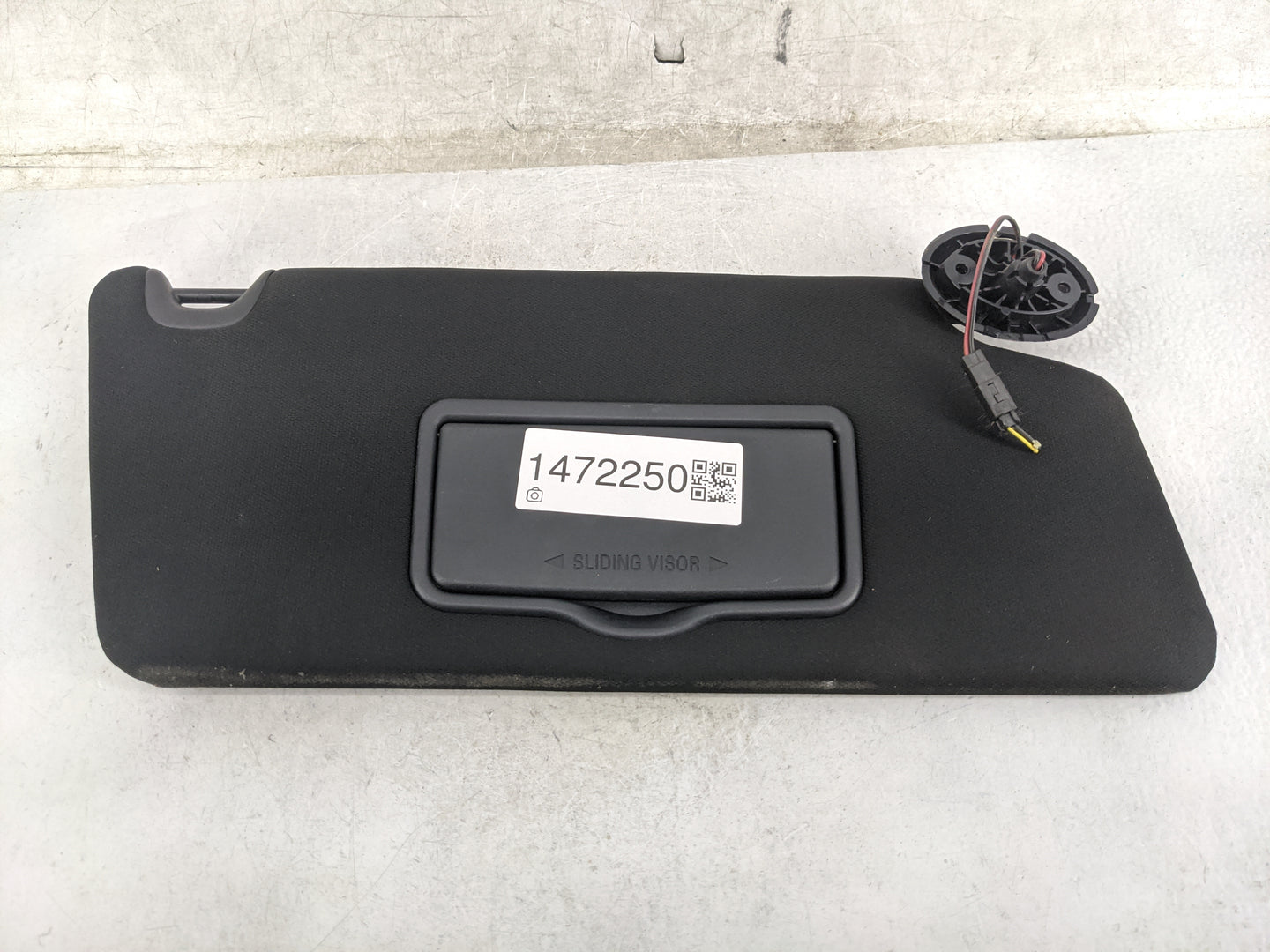 2017 Ford Explorer Sun Visor Shade Replacement Passenger Right Mirror Fits OEM Used Auto Parts - Oemusedautoparts1.com