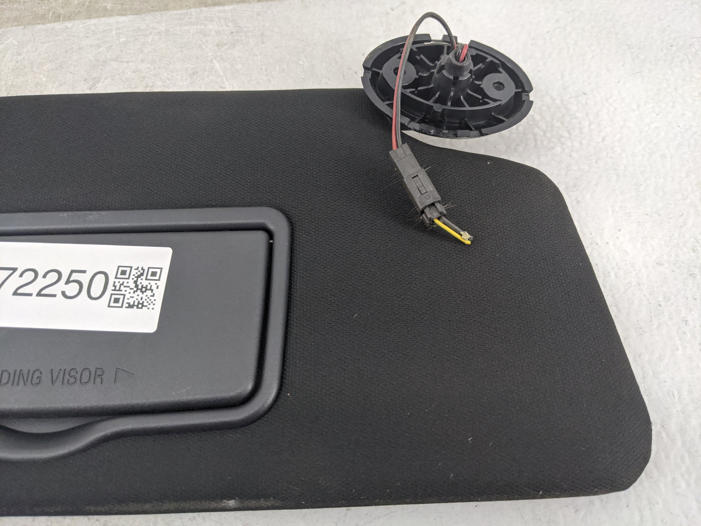 2017 Ford Explorer Sun Visor Shade Replacement Passenger Right Mirror Fits OEM Used Auto Parts - Oemusedautoparts1.com
