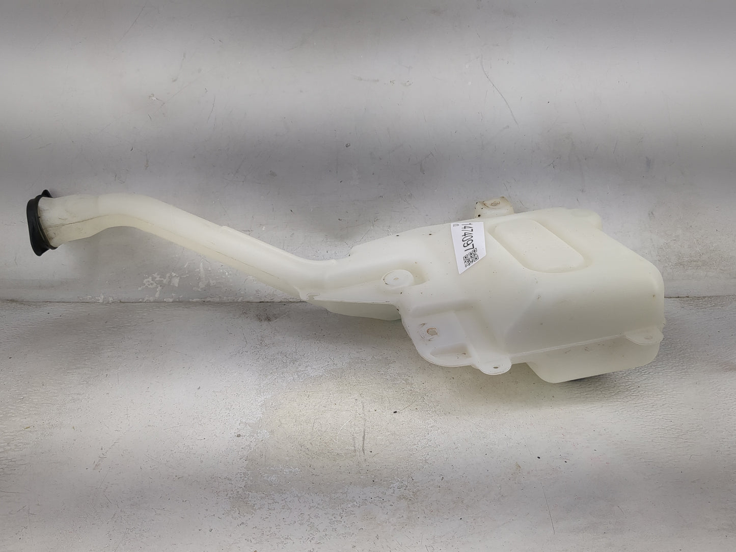 2016-2019 Ford Explorer Windshield Washer Fluid Reservoir Bottle Oem 1474097 - Oemusedautoparts1.com