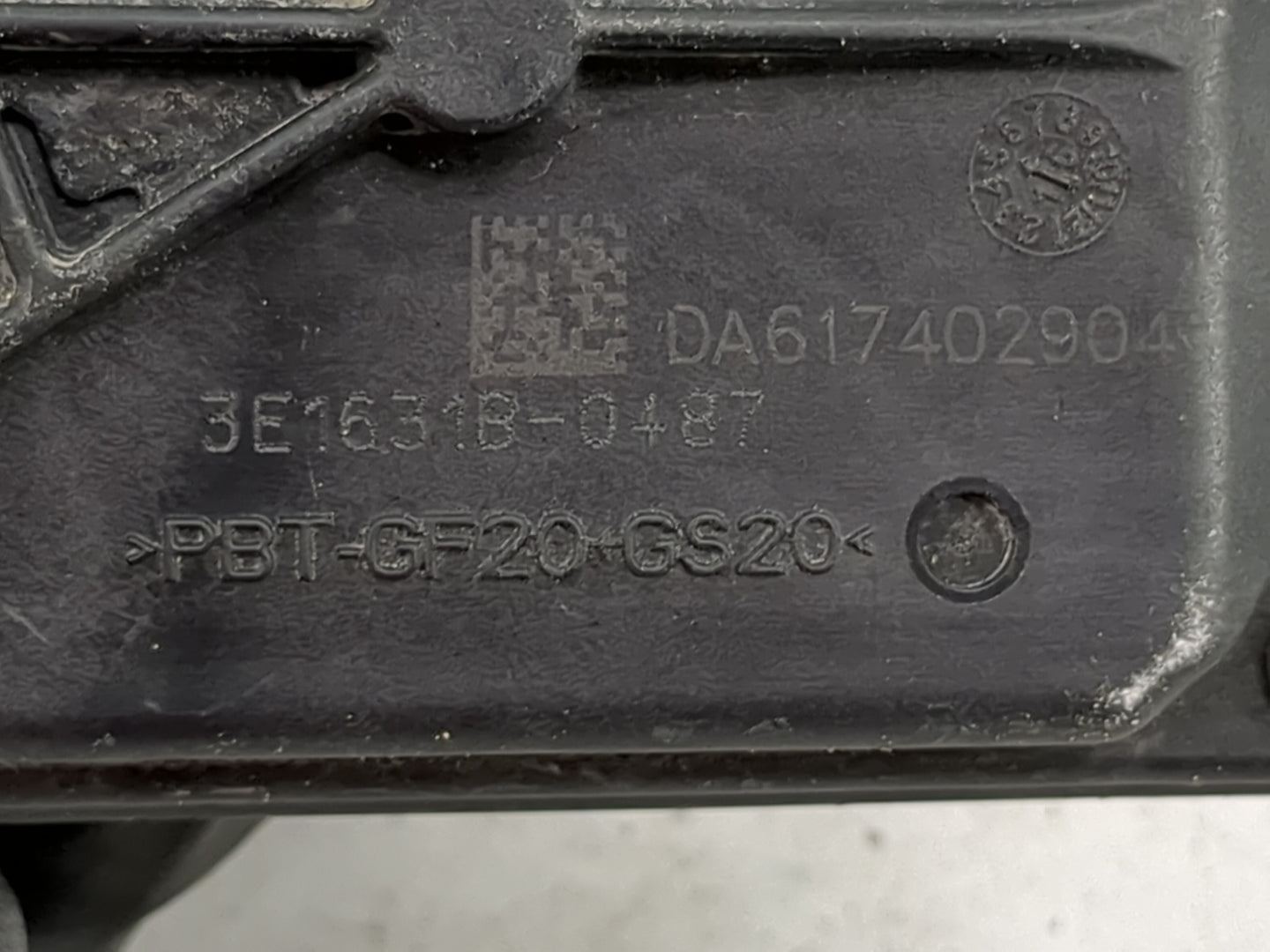 2011-2019 Ford Explorer Throttle Body P/N:AT4E-9F991-EL DA6174029 Fits Fits 2011 2012 2013 2014 2015 2016 2017 2018 2019 OEM