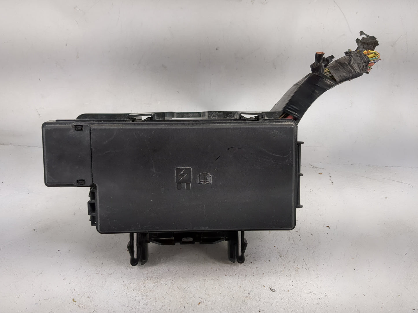 2017 Ford Explorer Fusebox Fuse Box Panel Relay Module P/N:GU5T-14A003-AA 6351-3028, 8T2T-14B192-AB, 8T2T-CA Fits OEM Used A