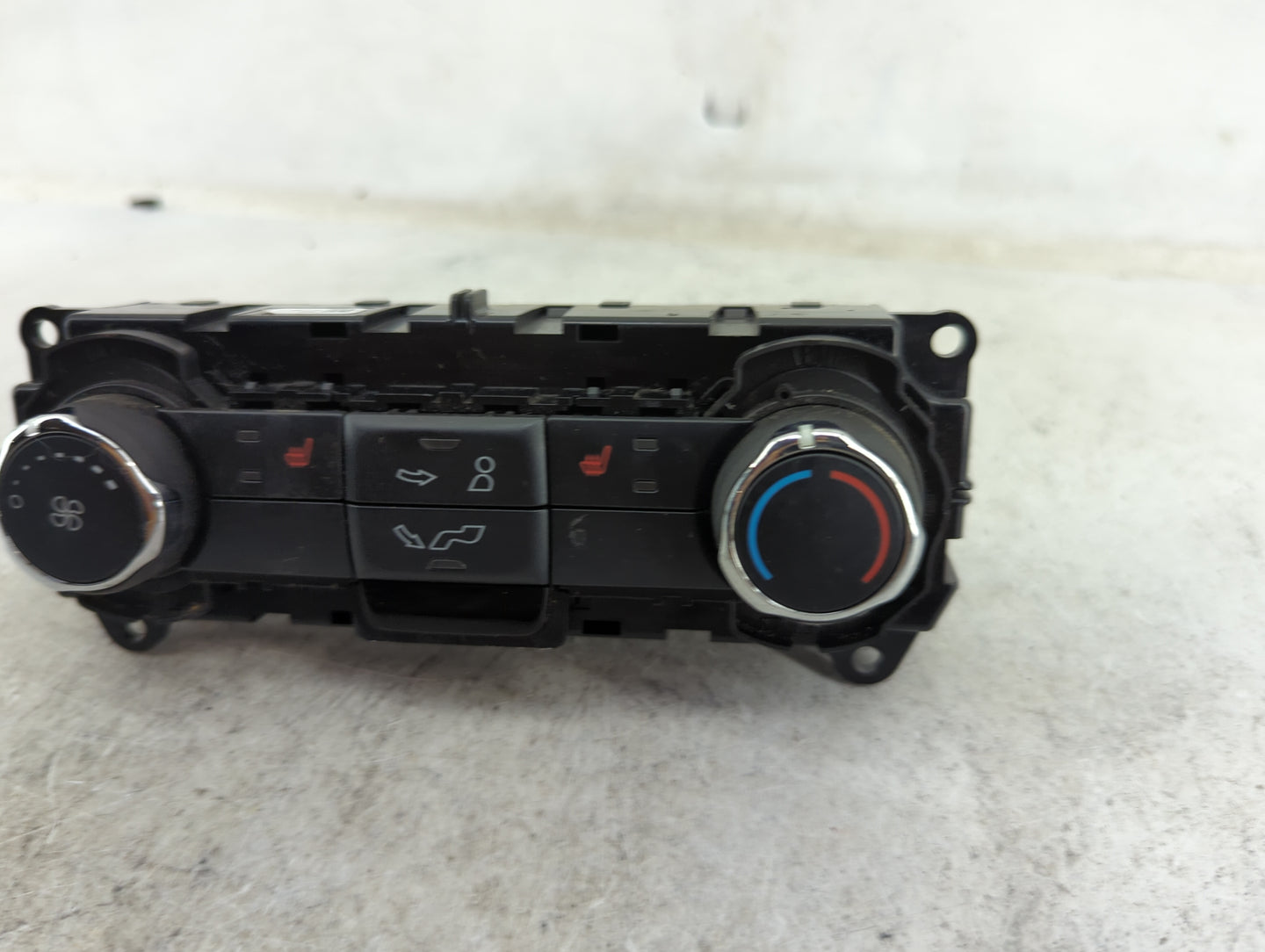 2017 Ford Explorer Climate Control Module Temperature AC/Heater Replacement P/N:GB5T-19980-CE Fits OEM Used Auto Parts - Oem