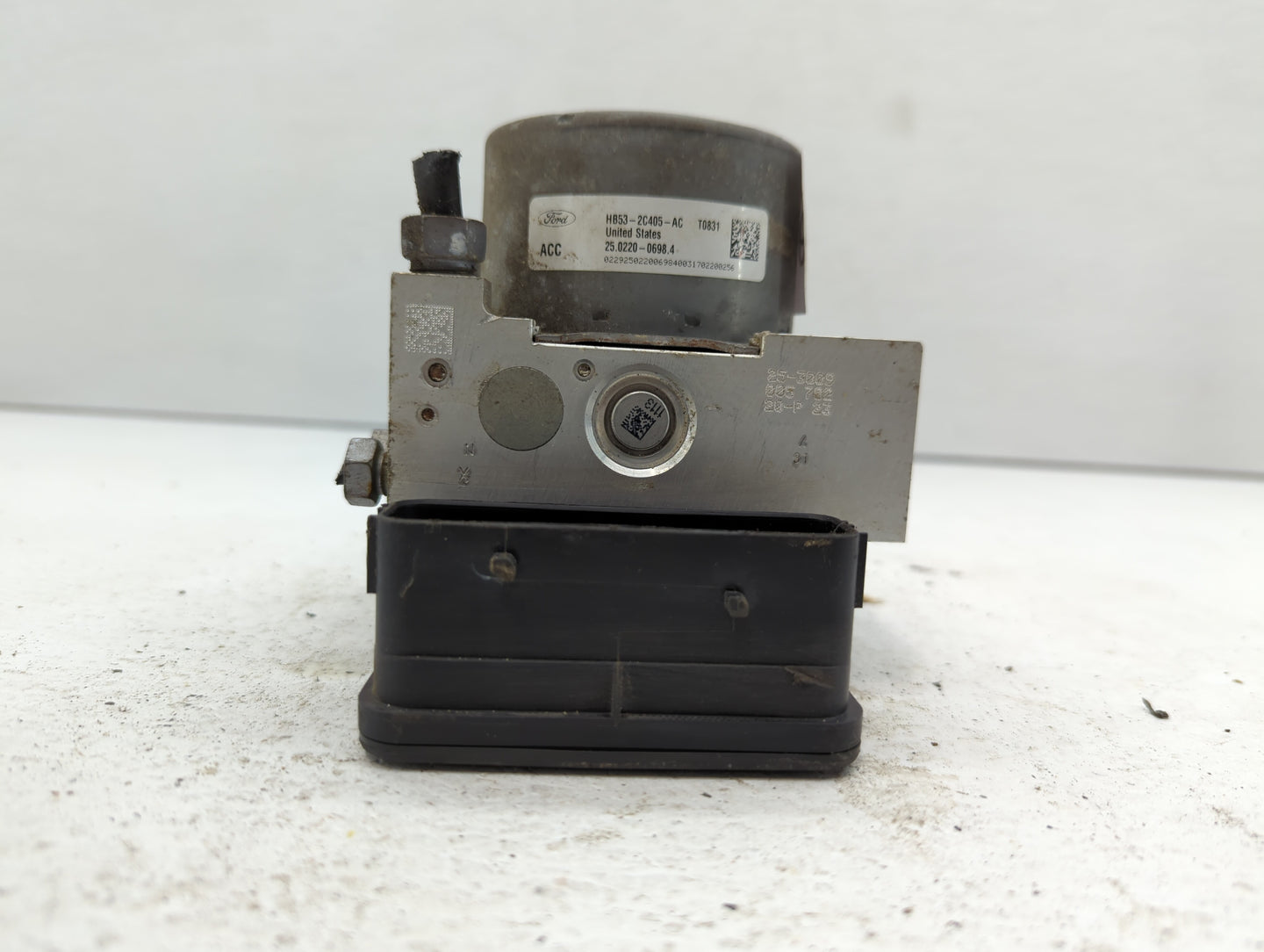 2017 Ford Explorer ABS Pump Control Module Replacement P/N:HB53-2C405-AC Fits OEM Used Auto Parts - Oemusedautoparts1.com