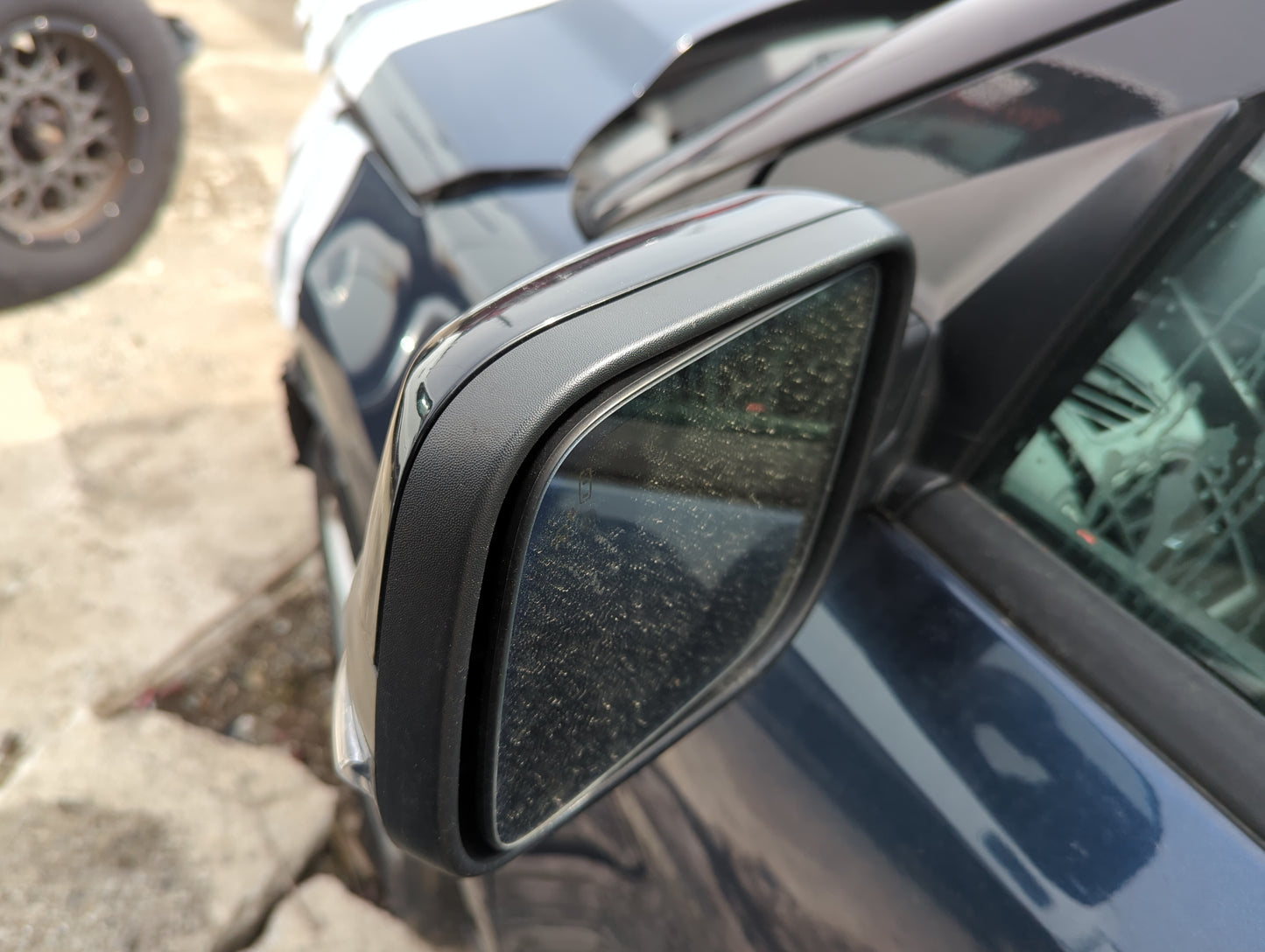 2016-2019 Ford Explorer Driver Side View Mirror - Left Door Mirror OEM Used - Oemusedautoparts1.com