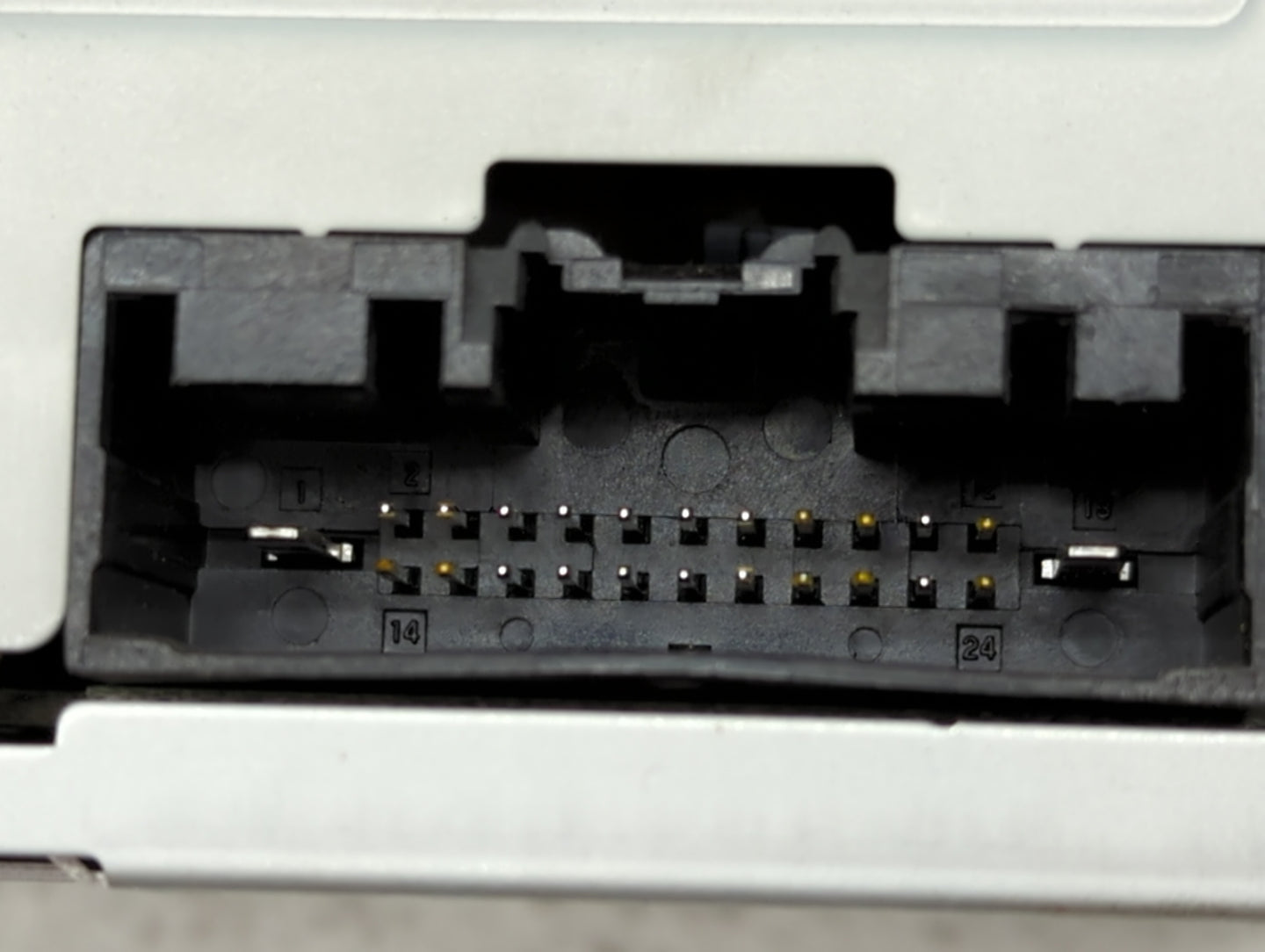 2017 Ford Explorer Am Fm Cd Player Radio Receiver - Oemusedautoparts1.com