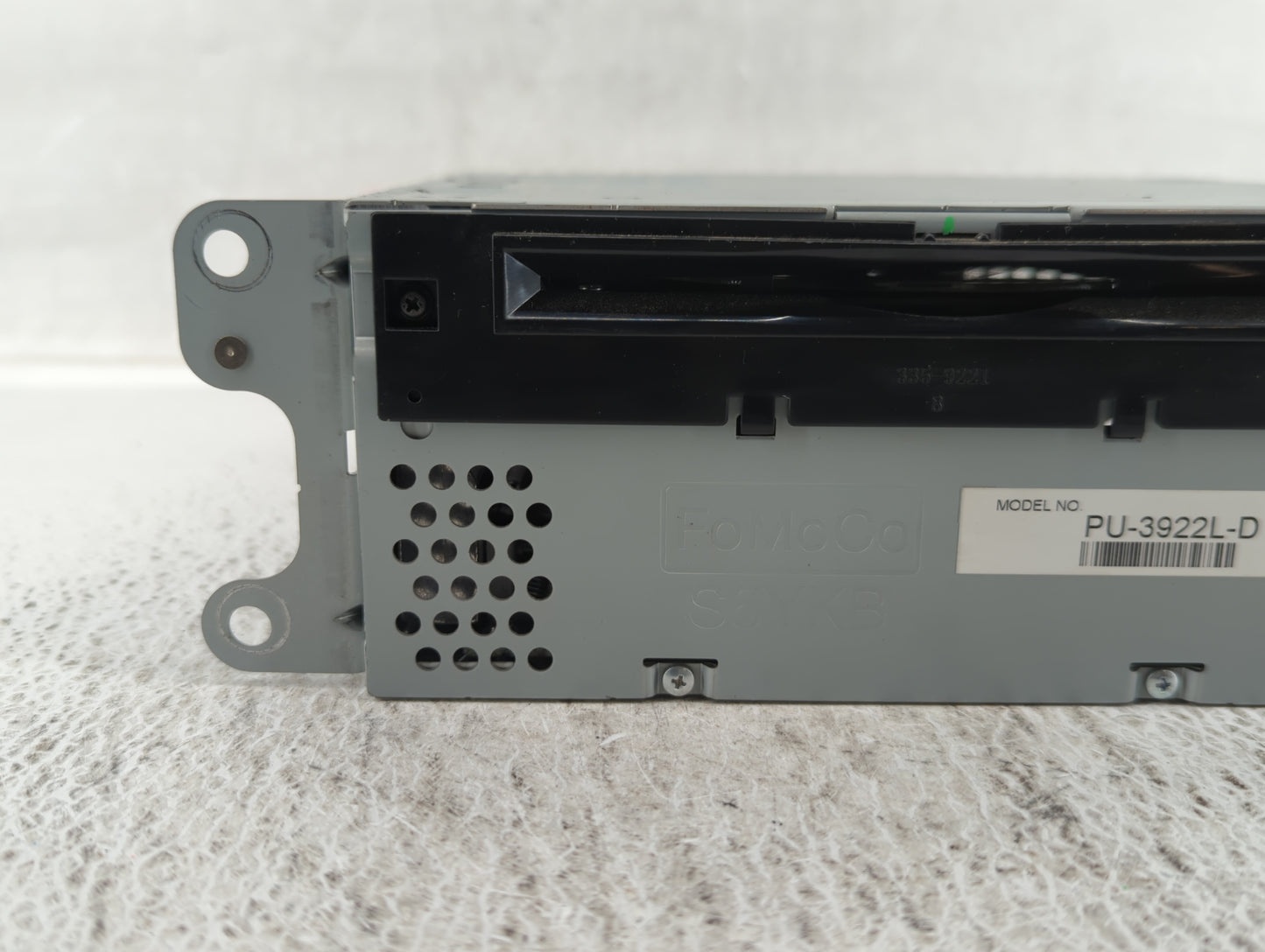 2017 Ford Explorer Am Fm Cd Player Radio Receiver - Oemusedautoparts1.com