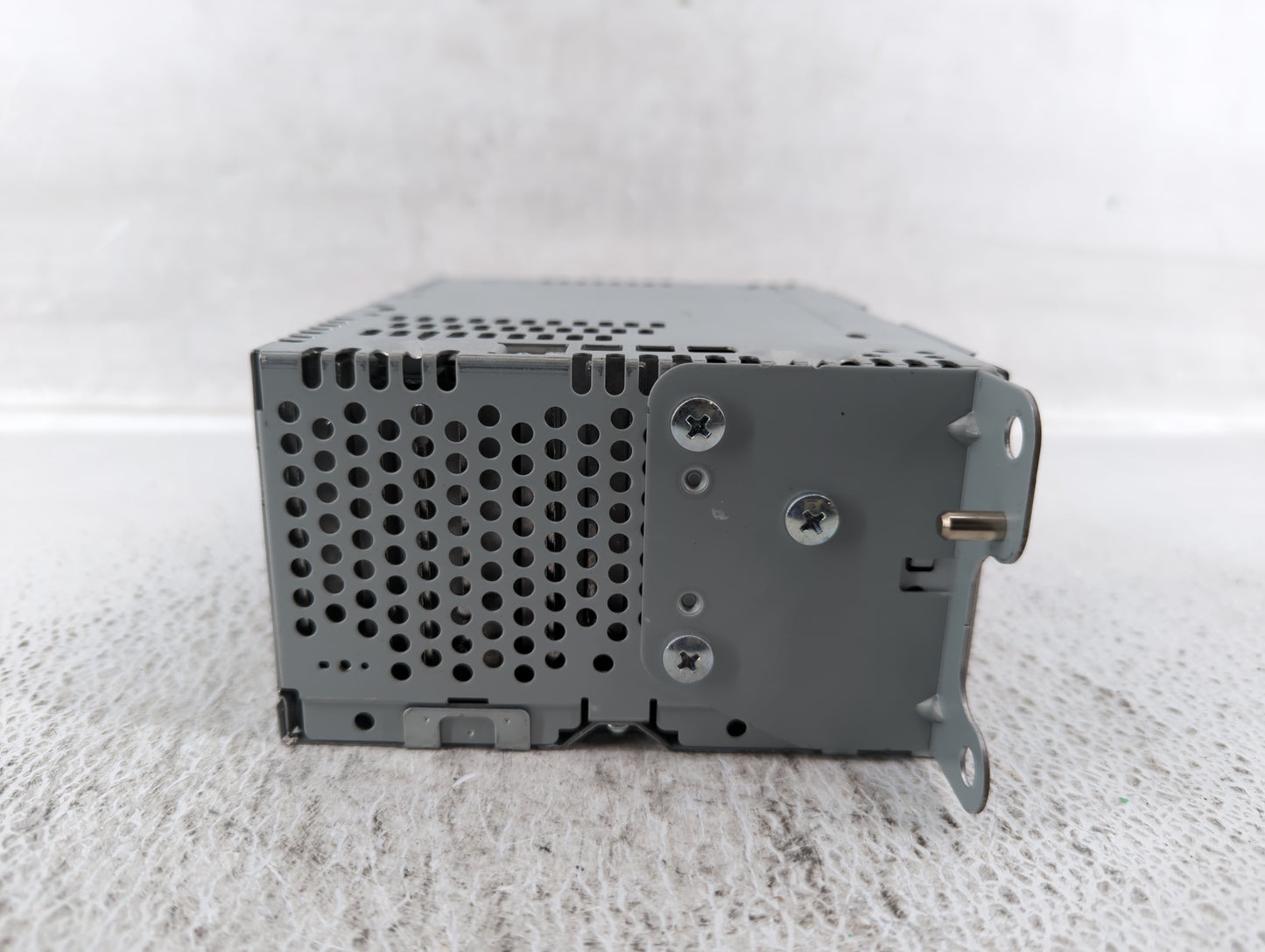 2017 Ford Explorer Am Fm Cd Player Radio Receiver - Oemusedautoparts1.com