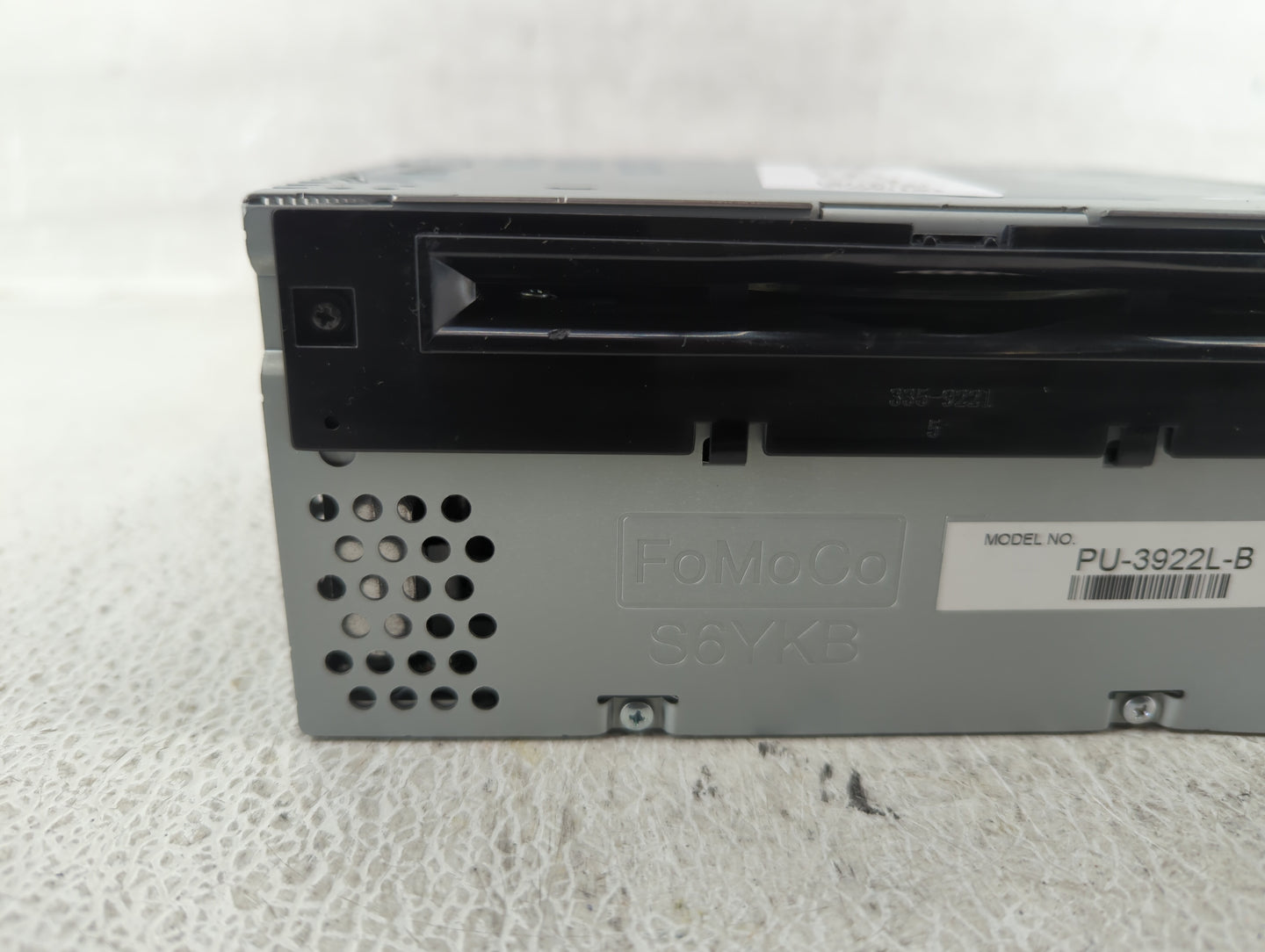 2016-2017 Ford Explorer Radio AM FM Cd Player Receiver Replacement P/N:GB5T-19C107-BG Fits Fits 2016 2017 OEM Used Auto Part