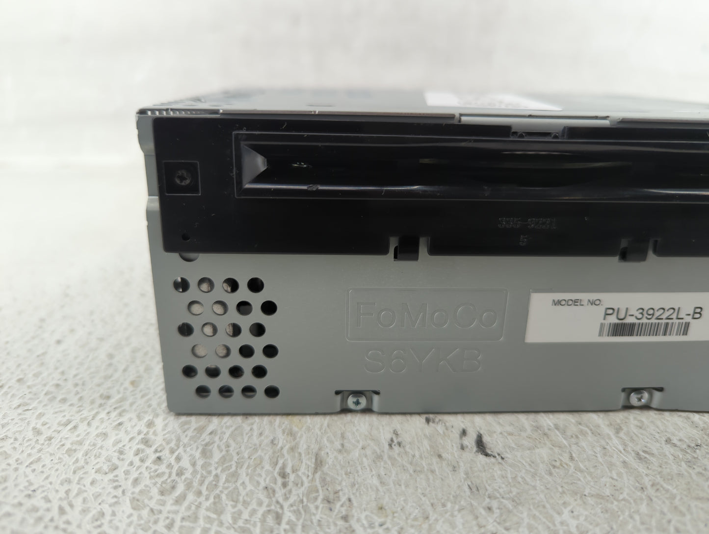 2016-2017 Ford Explorer Radio AM FM Cd Player Receiver Replacement P/N:GB5T-19C107-BG Fits Fits 2016 2017 OEM Used Auto Part