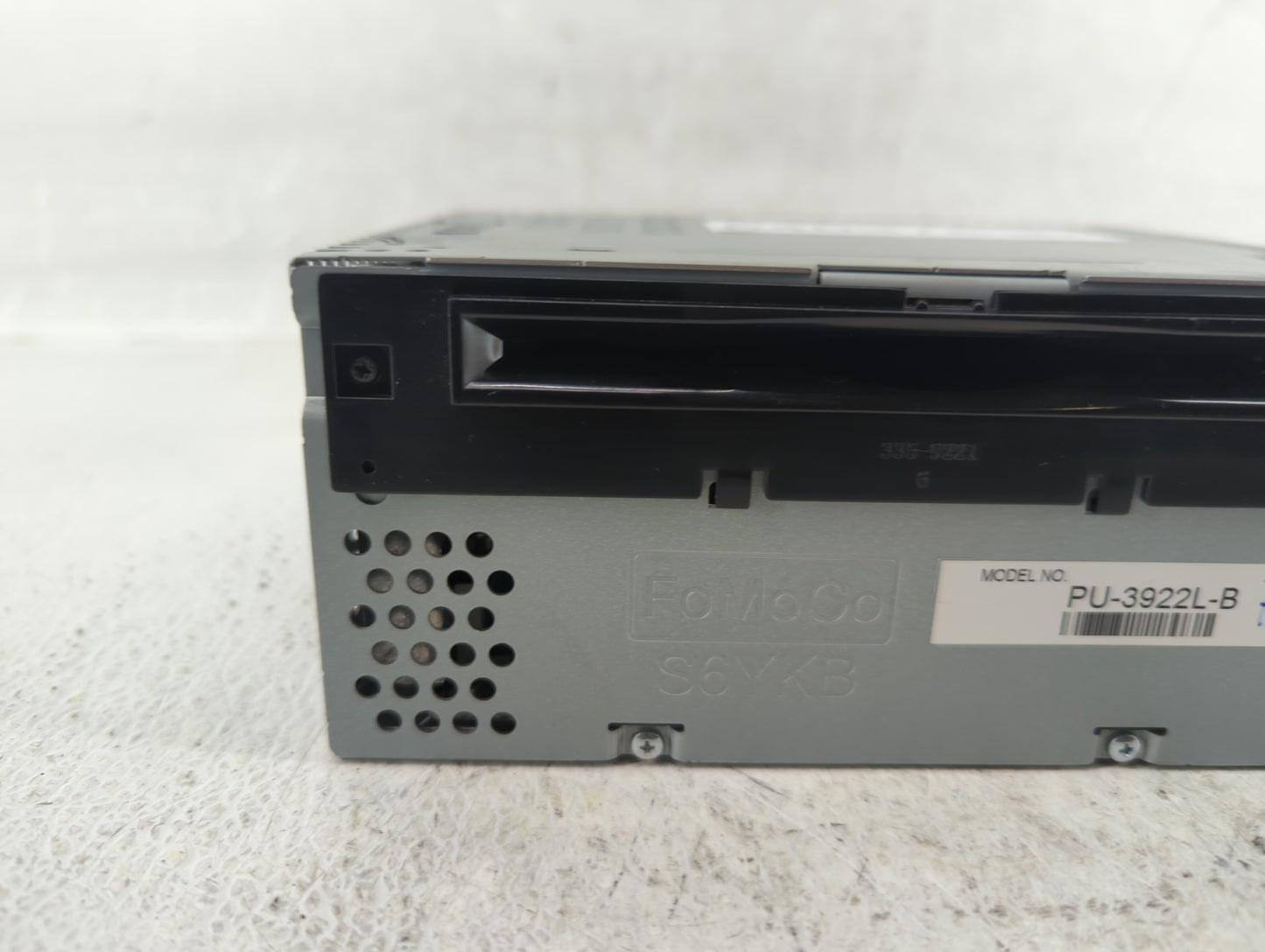 2016-2017 Ford Explorer Am Fm Cd Player Radio Receiver - Oemusedautoparts1.com