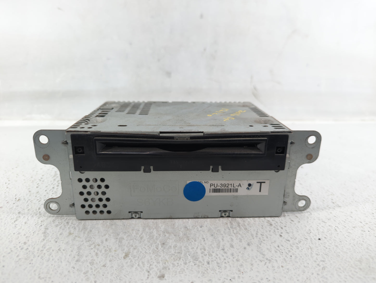 2016-2017 Ford Explorer Am Fm Cd Player Radio Receiver - Oemusedautoparts1.com