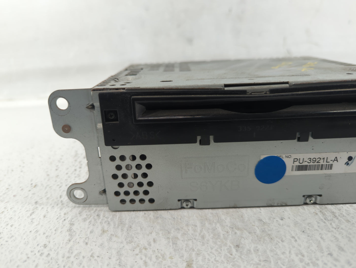 2016-2017 Ford Explorer Am Fm Cd Player Radio Receiver - Oemusedautoparts1.com