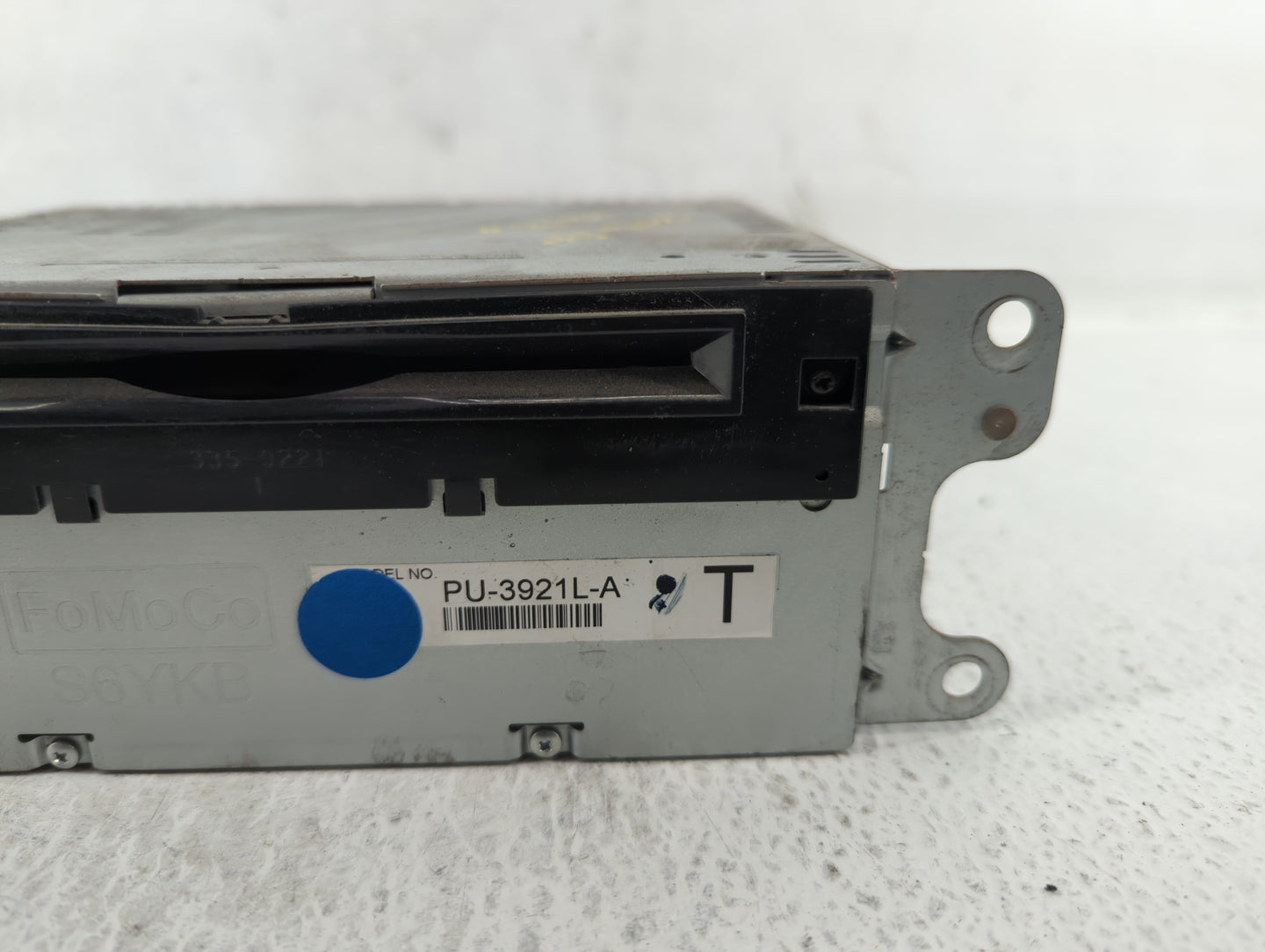 2016-2017 Ford Explorer Am Fm Cd Player Radio Receiver - Oemusedautoparts1.com