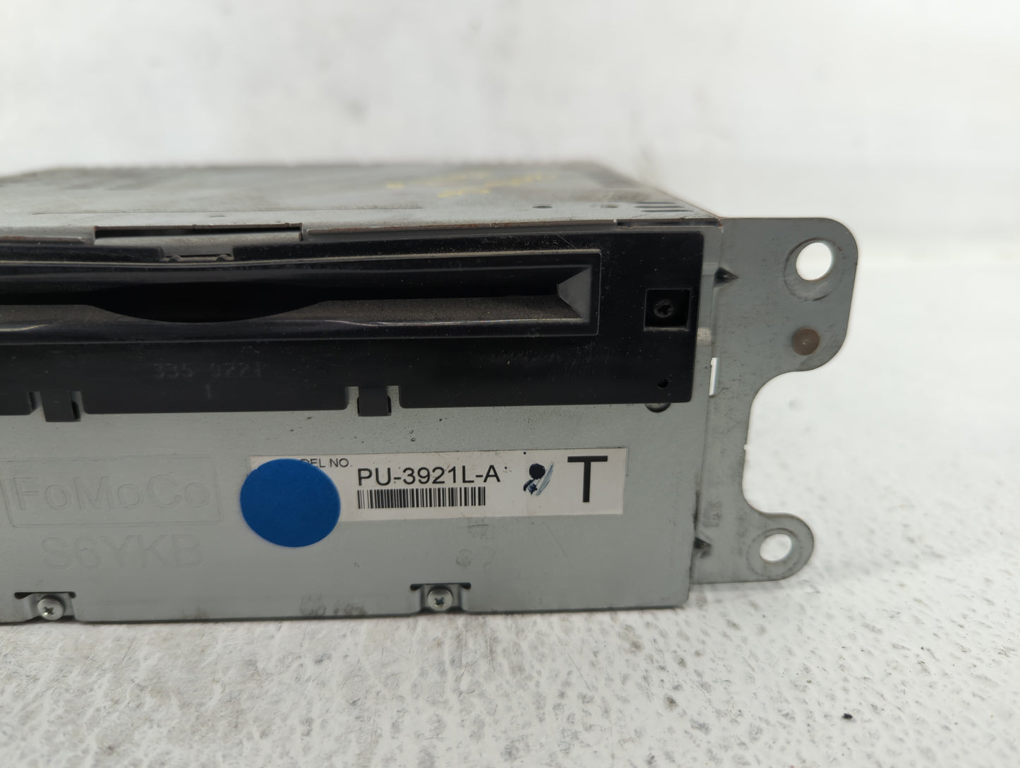 2016-2017 Ford Explorer Am Fm Cd Player Radio Receiver - Oemusedautoparts1.com