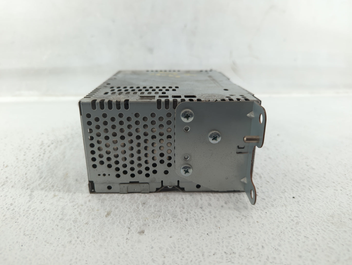 2016-2017 Ford Explorer Am Fm Cd Player Radio Receiver - Oemusedautoparts1.com