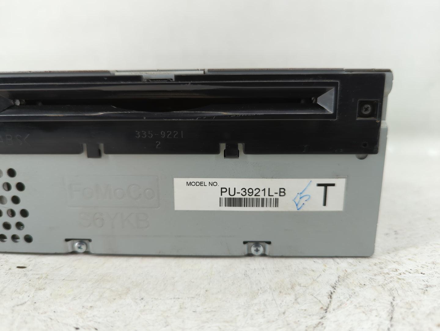 2016-2017 Ford Explorer Am Fm Cd Player Radio Receiver - Oemusedautoparts1.com
