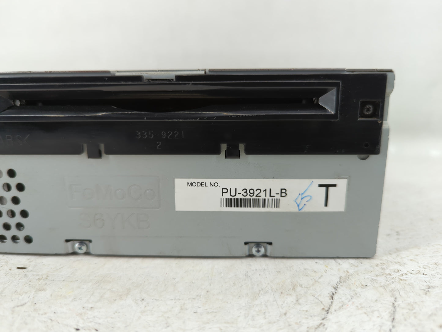 2016-2017 Ford Explorer Am Fm Cd Player Radio Receiver - Oemusedautoparts1.com