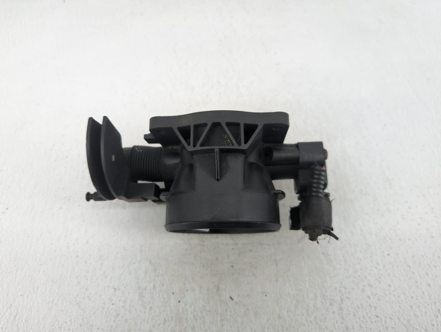 2016-2019 Ford Explorer Throttle Body P/N:1L50-CA Fits Fits 2014 2015 2016 2017 2018 2019 2020 2021 2022 OEM Used Auto Parts