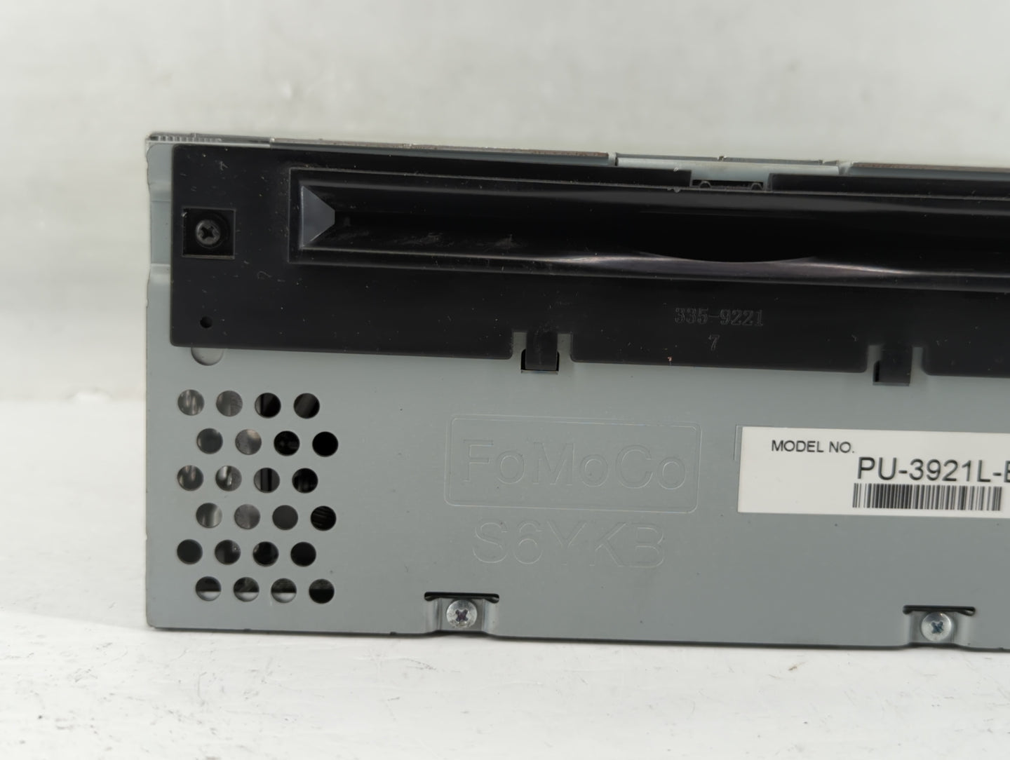 2016-2017 Ford Explorer Am Fm Cd Player Radio Receiver - Oemusedautoparts1.com
