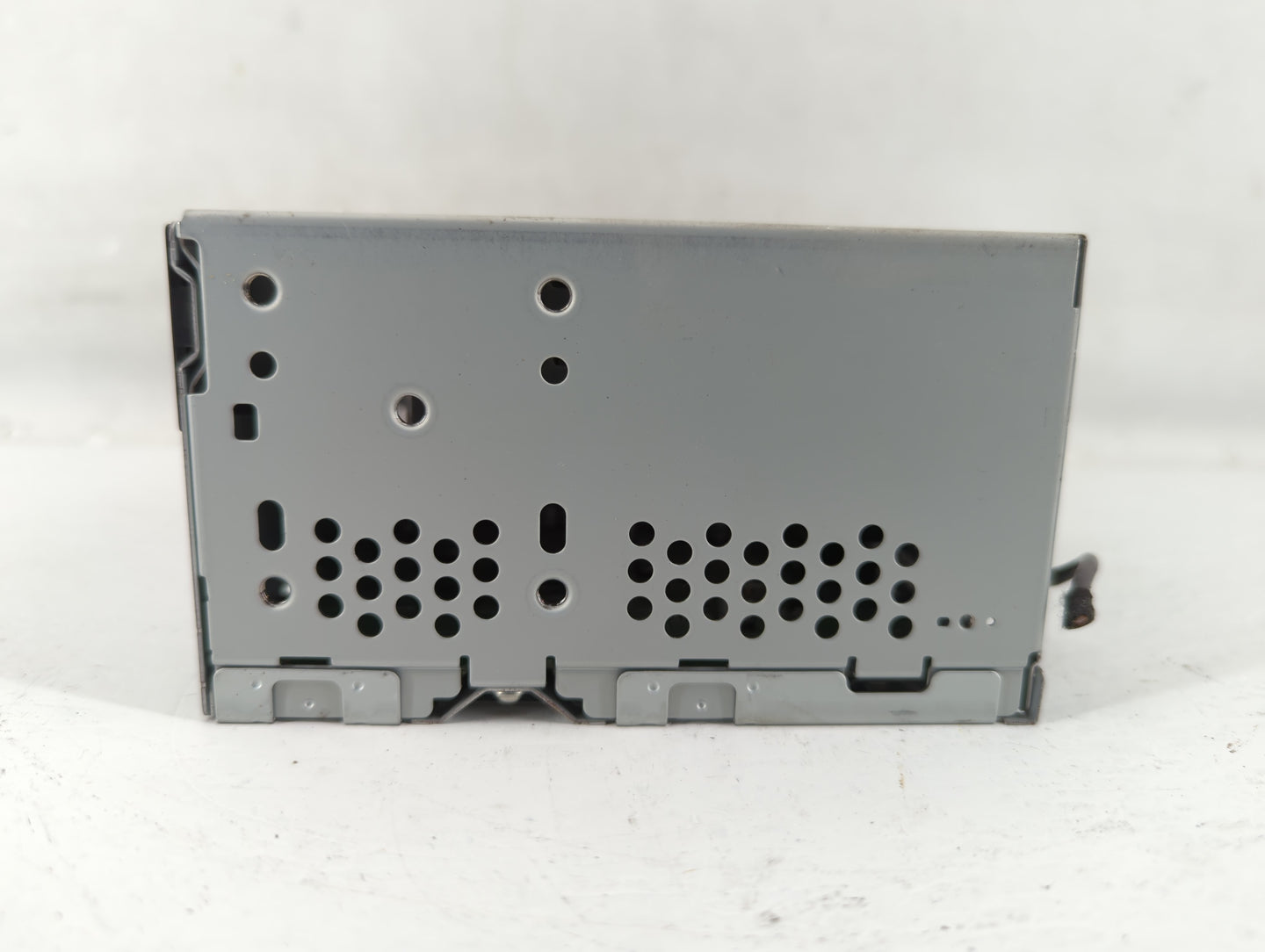 2016-2017 Ford Explorer Am Fm Cd Player Radio Receiver - Oemusedautoparts1.com