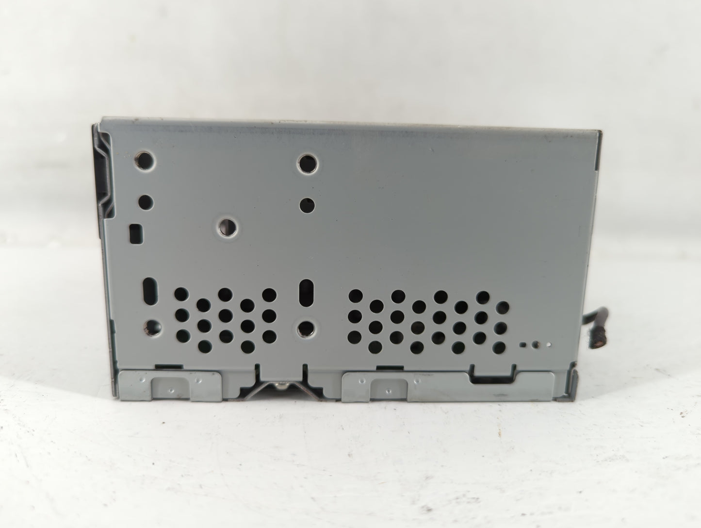 2016-2017 Ford Explorer Am Fm Cd Player Radio Receiver - Oemusedautoparts1.com