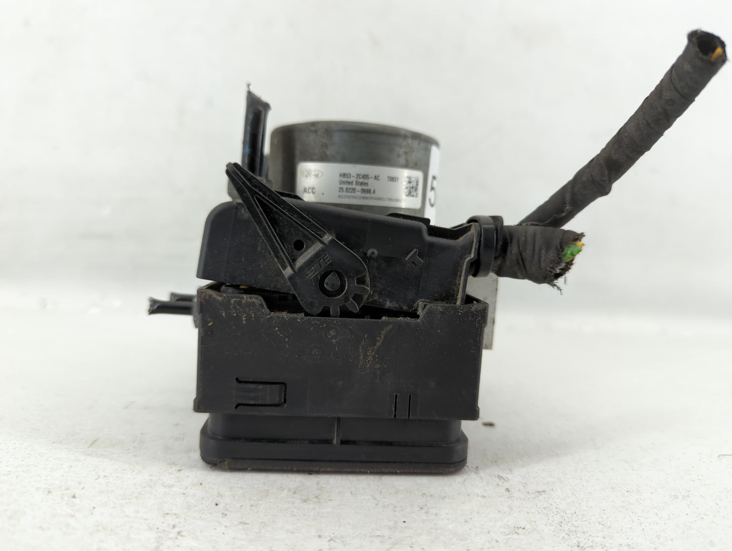 2017 Ford Explorer ABS Pump Control Module Replacement P/N:HB53-2C405-AC Fits OEM Used Auto Parts - Oemusedautoparts1.com