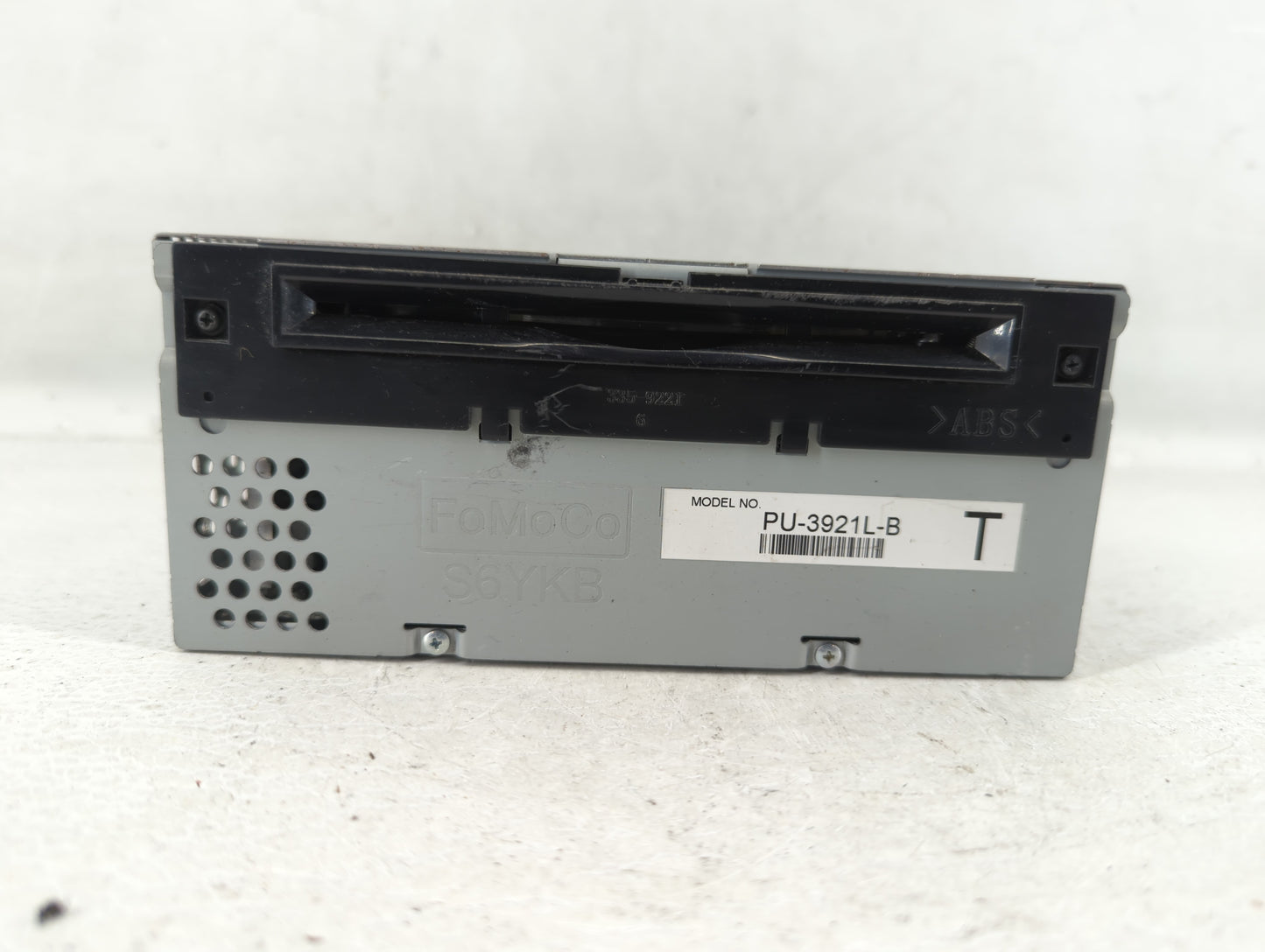 2016-2017 Ford Explorer Am Fm Cd Player Radio Receiver - Oemusedautoparts1.com