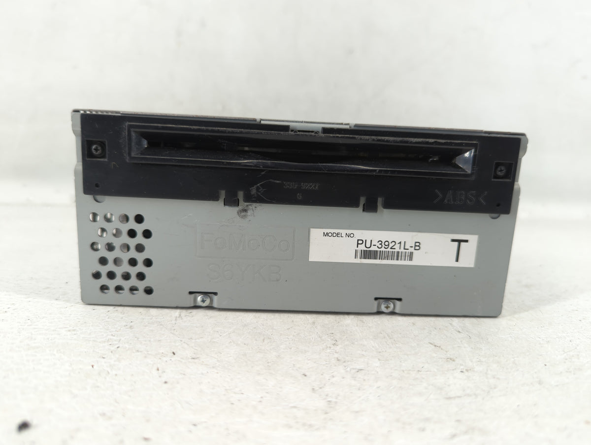2016-2017 Ford Explorer Am Fm Cd Player Radio Receiver 582043 - Oemusedautoparts1.com