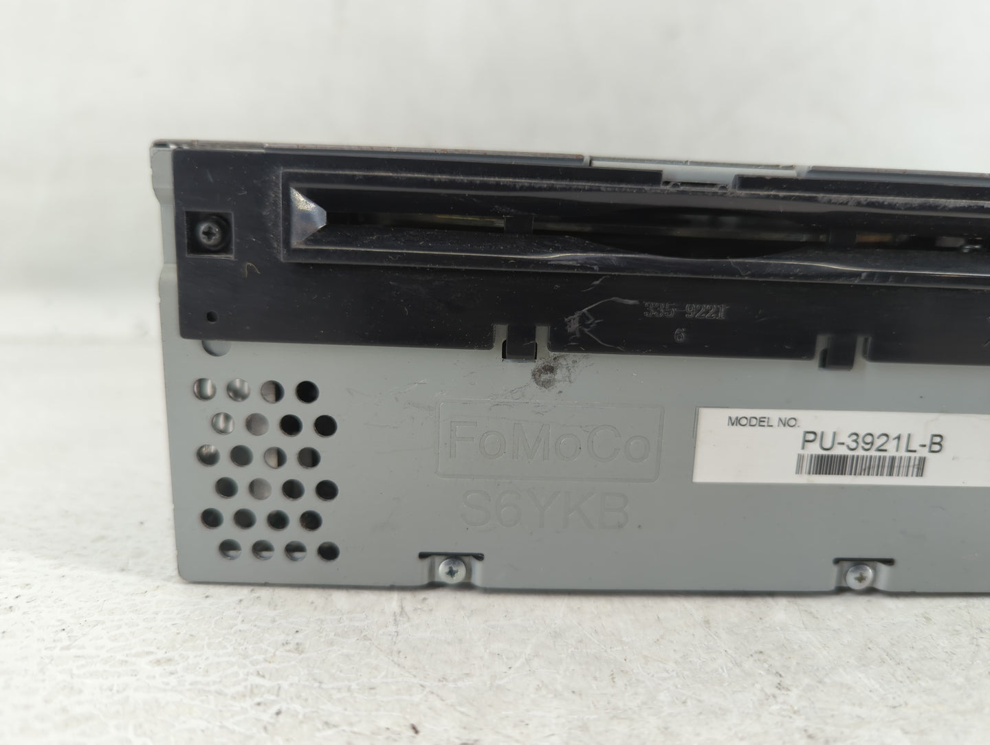 2016-2017 Ford Explorer Am Fm Cd Player Radio Receiver - Oemusedautoparts1.com
