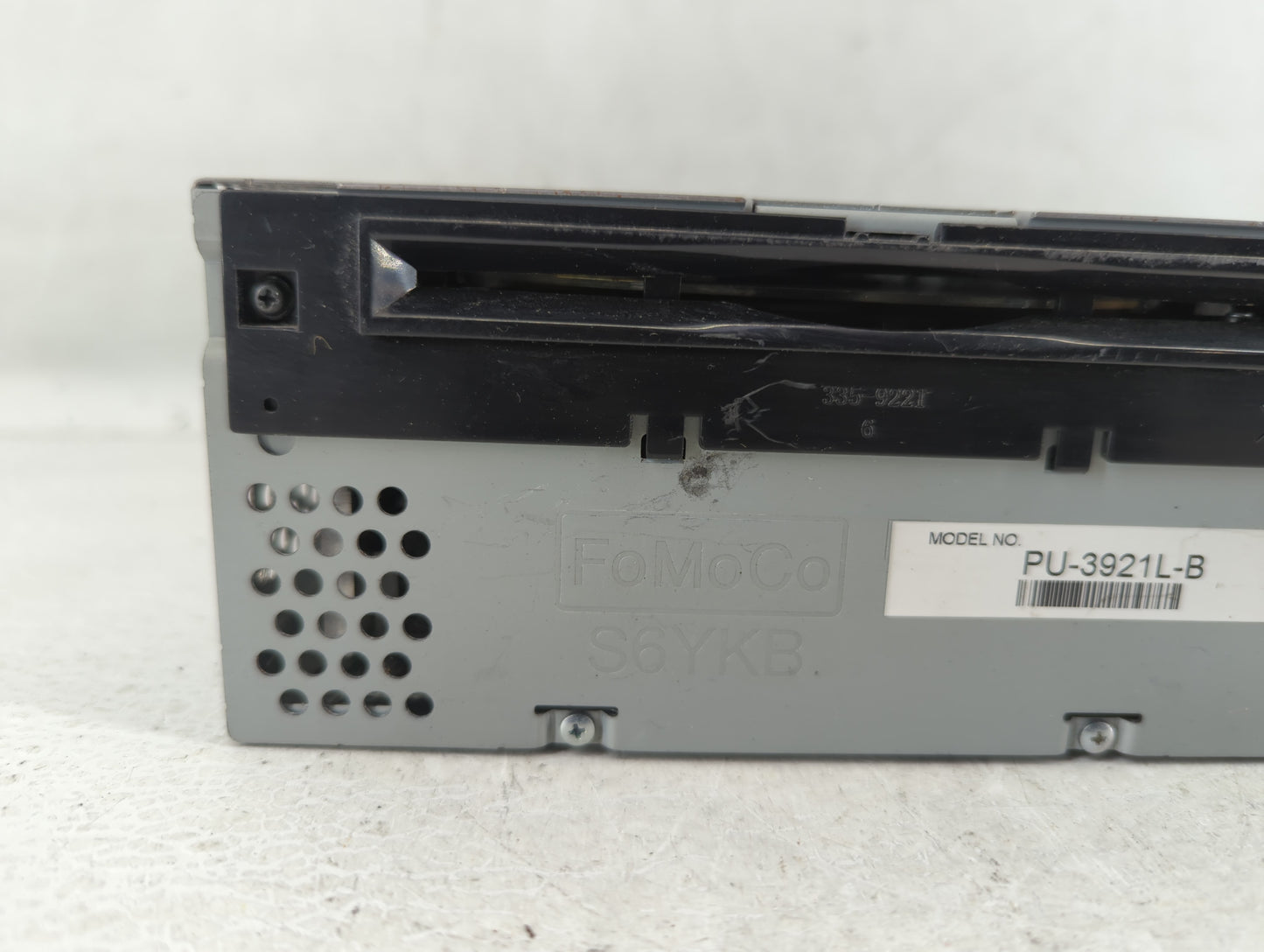 2016-2017 Ford Explorer Am Fm Cd Player Radio Receiver - Oemusedautoparts1.com