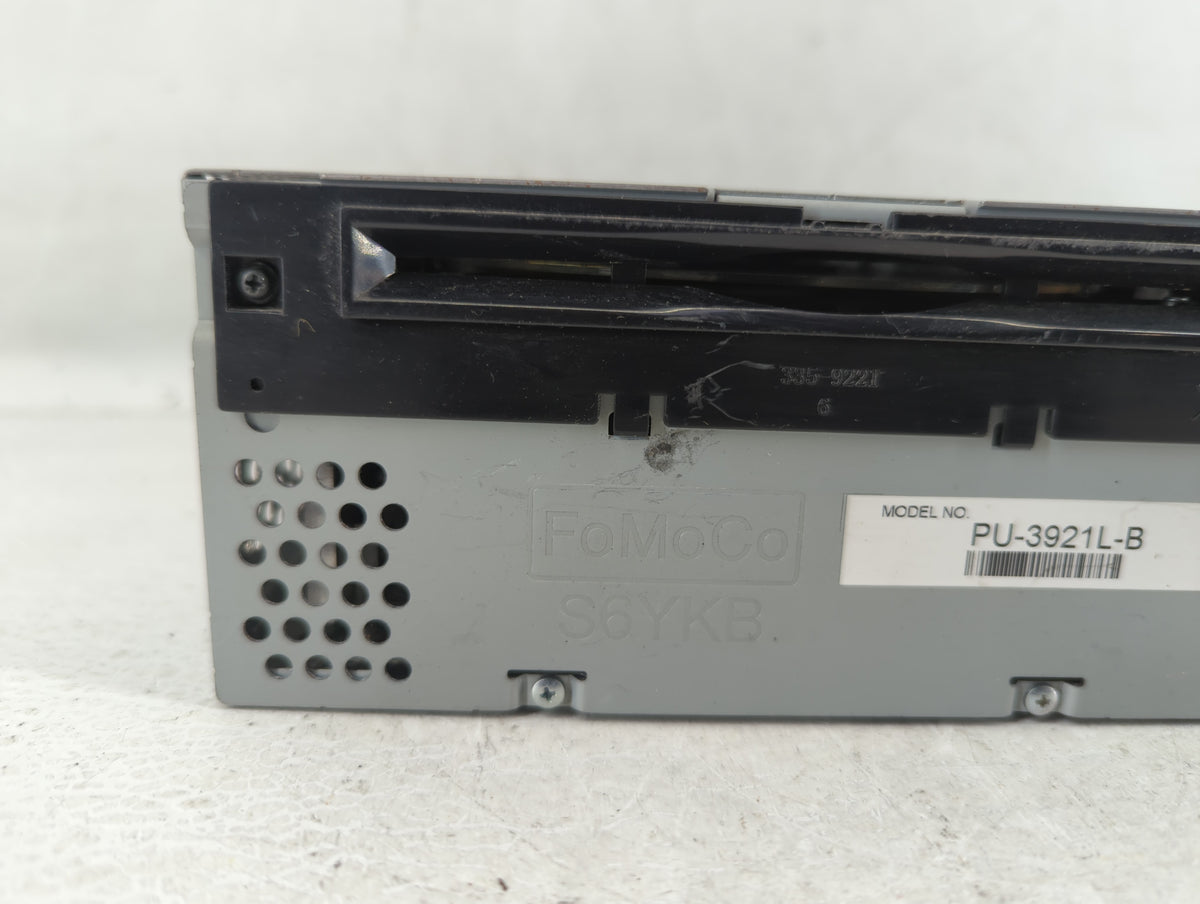 2016-2017 Ford Explorer Am Fm Cd Player Radio Receiver 582043 - Oemusedautoparts1.com