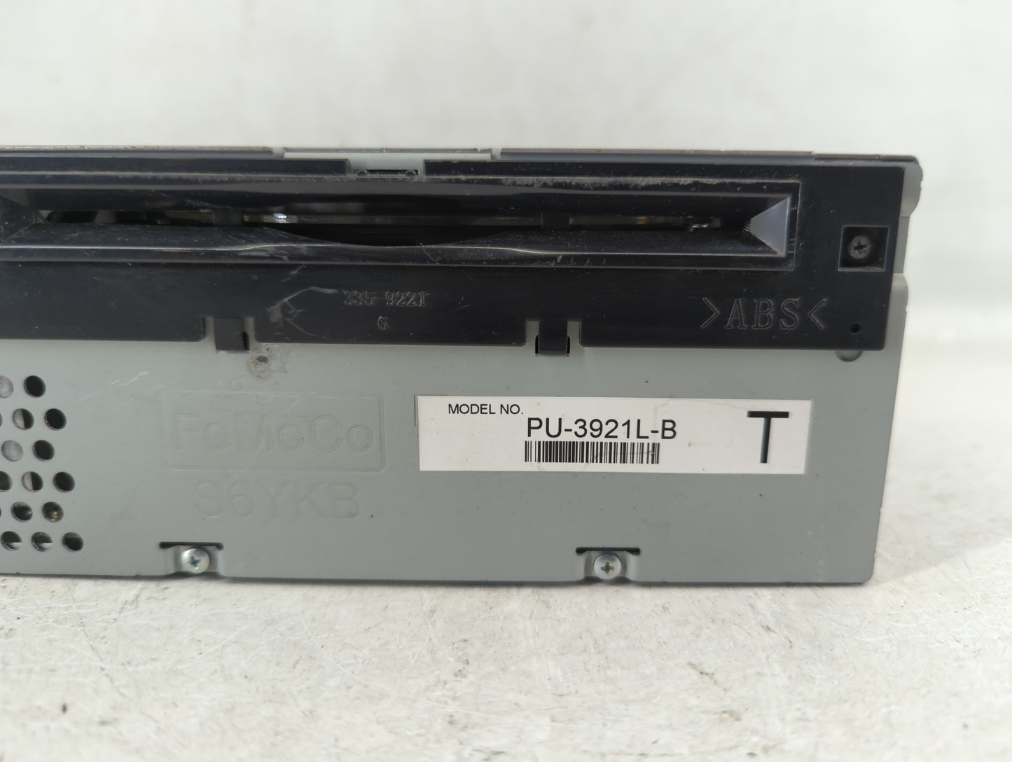 2016-2017 Ford Explorer Am Fm Cd Player Radio Receiver - Oemusedautoparts1.com