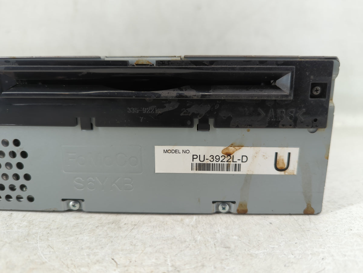 2016-2017 Ford Explorer Am Fm Cd Player Radio Receiver 582410 - Oemusedautoparts1.com