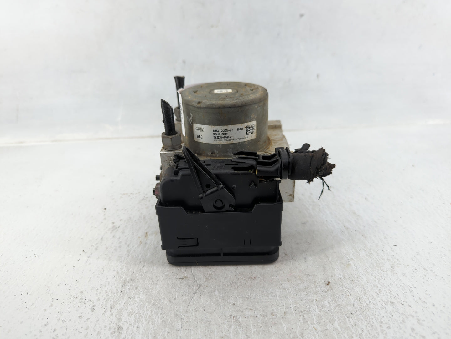2017 Ford Explorer ABS Pump Control Module Replacement P/N:HB53-2C405-AC Fits OEM Used Auto Parts - Oemusedautoparts1.com