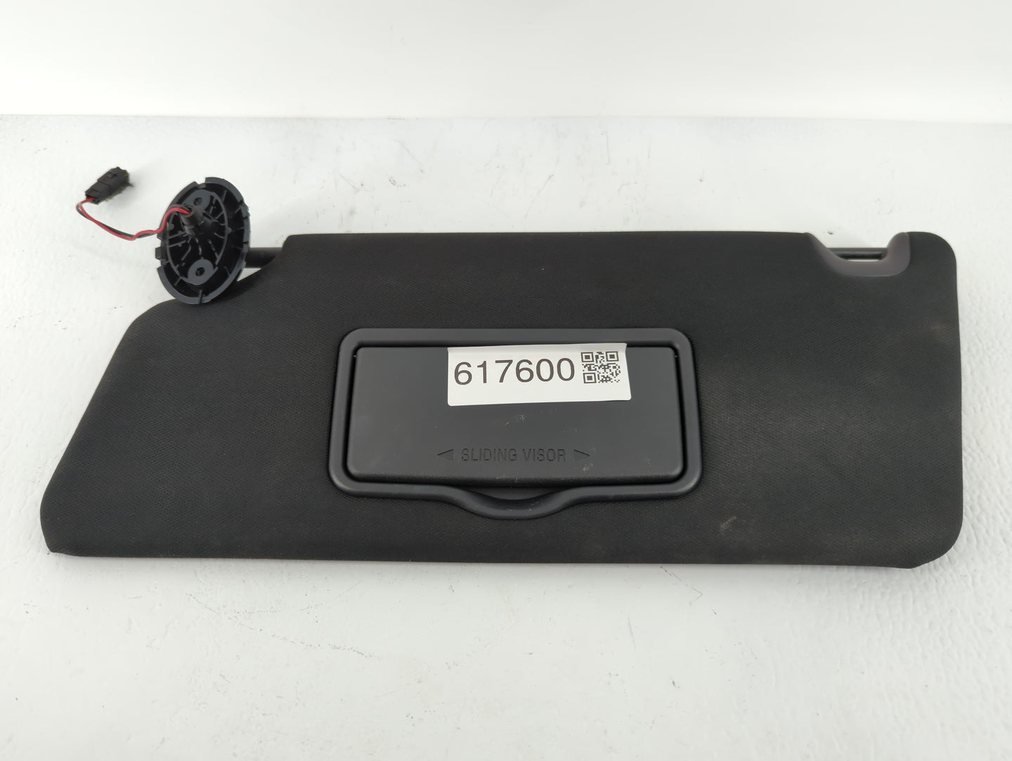 2017 Ford Explorer Sun Visor Shade Replacement Passenger Right Mirror Fits OEM Used Auto Parts - Oemusedautoparts1.com