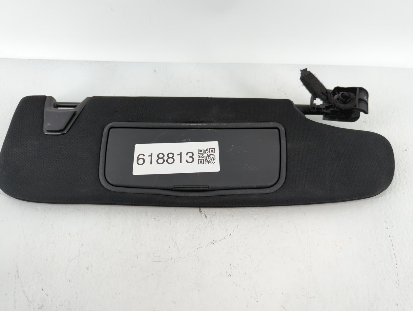 2017 Ford Explorer Sun Visor Shade Replacement Passenger Right Mirror Fits OEM Used Auto Parts - Oemusedautoparts1.com