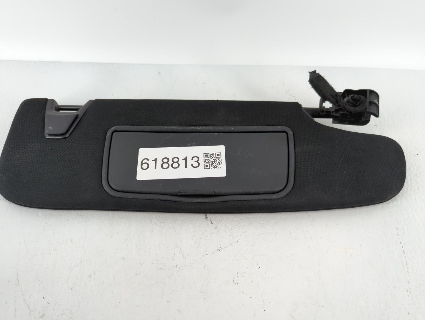 2017 Ford Explorer Sun Visor Shade Replacement Passenger Right Mirror Fits OEM Used Auto Parts - Oemusedautoparts1.com