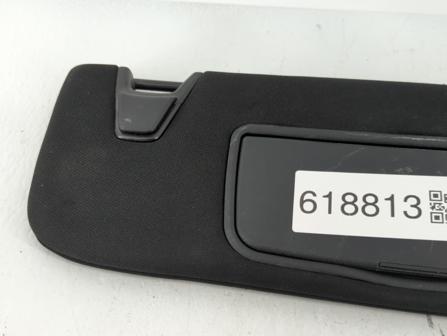 2017 Ford Explorer Sun Visor Shade Replacement Passenger Right Mirror Fits OEM Used Auto Parts - Oemusedautoparts1.com