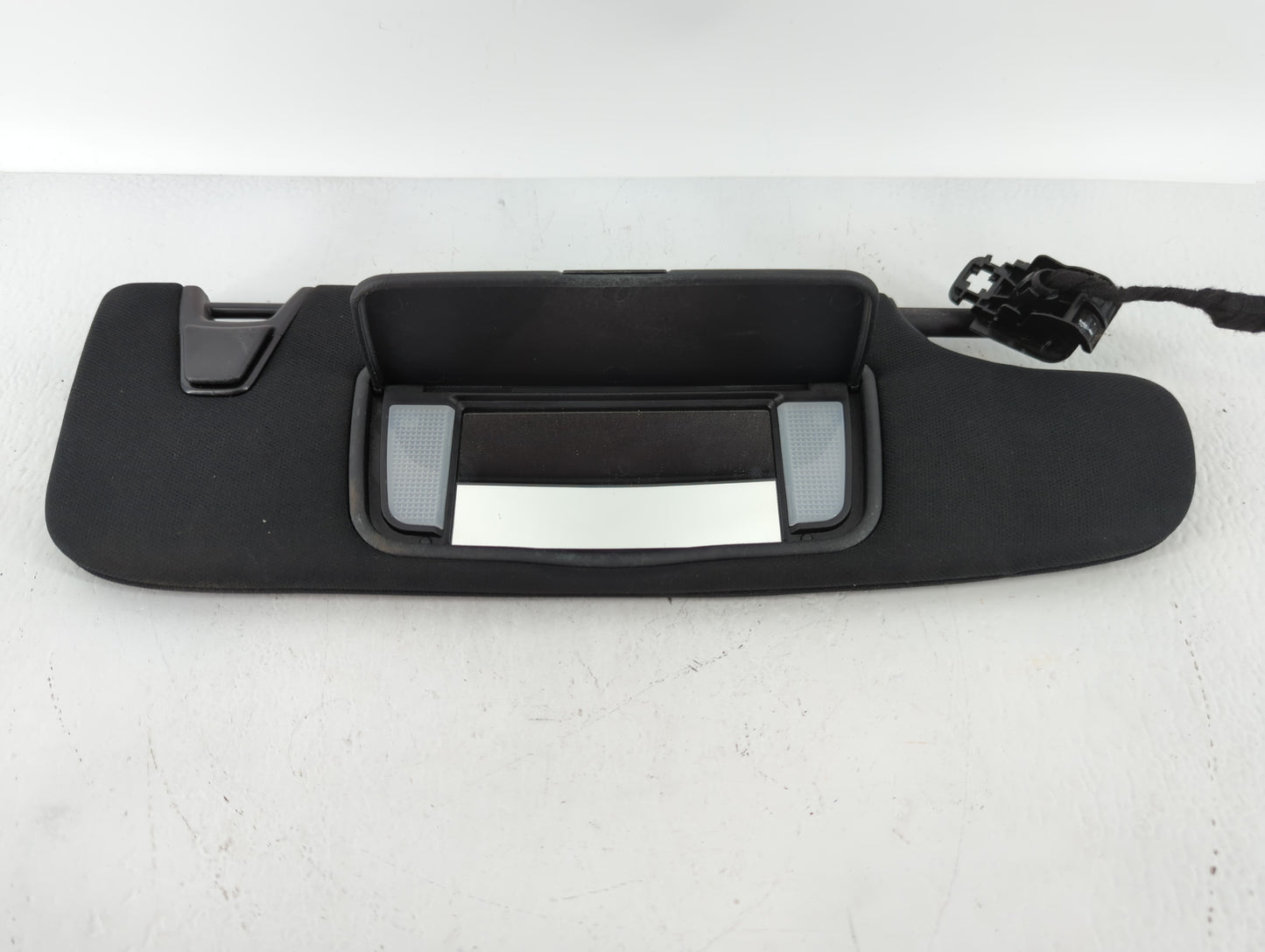 2017 Ford Explorer Sun Visor Shade Replacement Passenger Right Mirror Fits OEM Used Auto Parts - Oemusedautoparts1.com