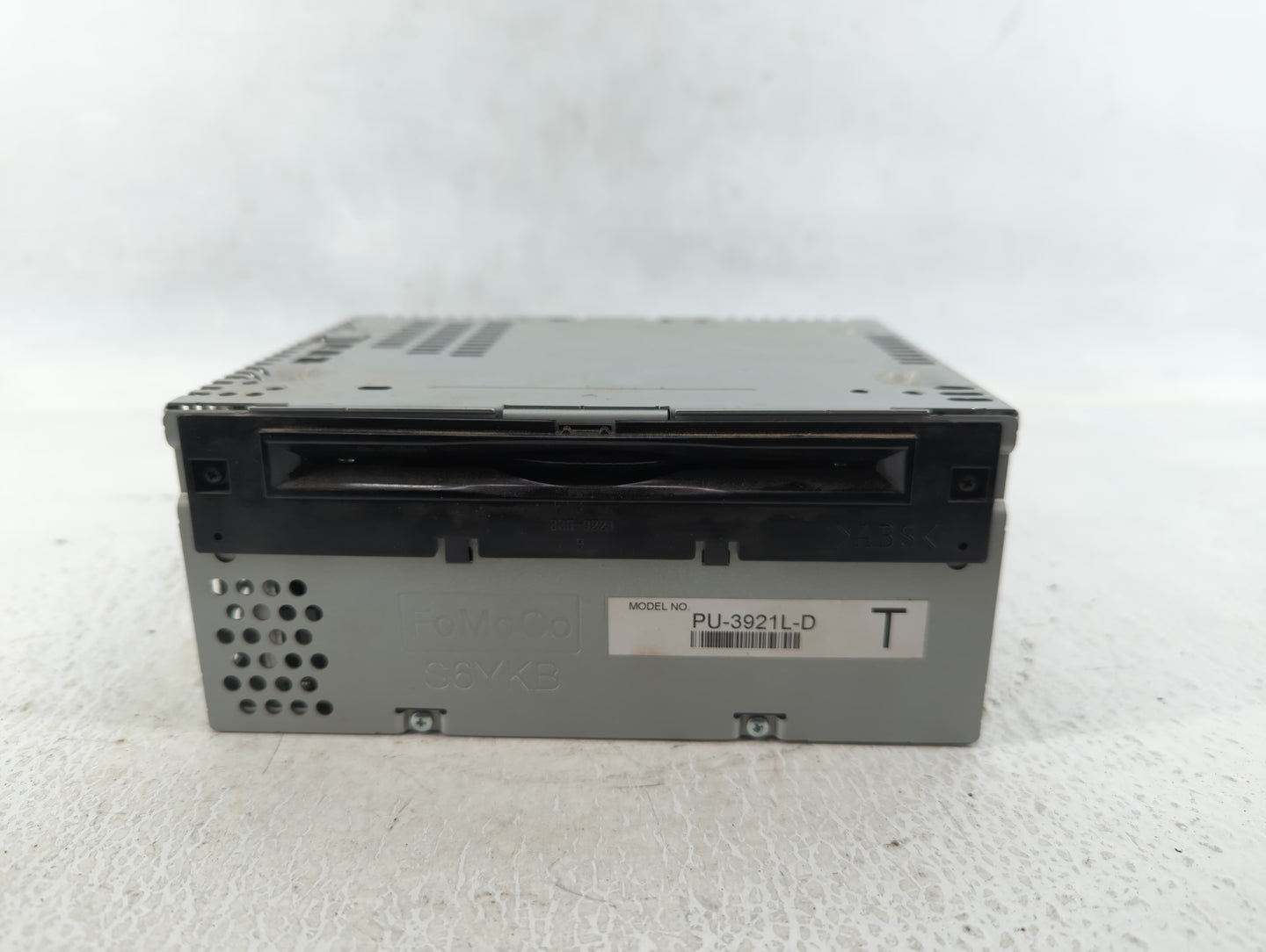 2017 Ford Explorer Am Fm Cd Player Radio Receiver - Oemusedautoparts1.com