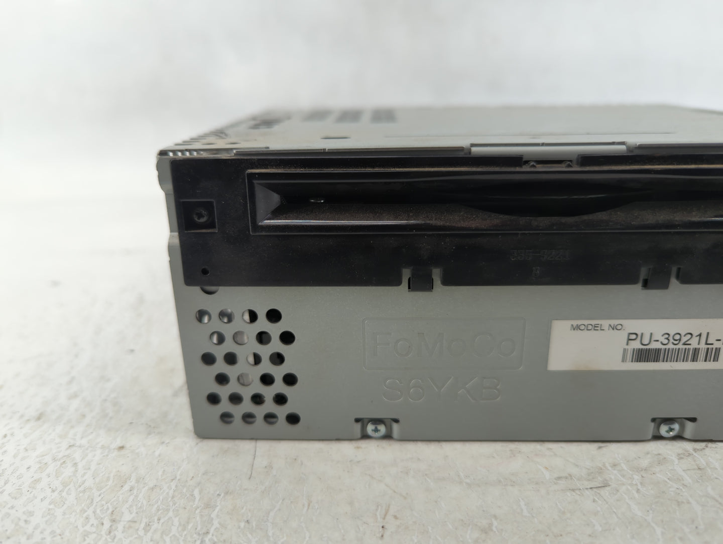 2017 Ford Explorer Am Fm Cd Player Radio Receiver - Oemusedautoparts1.com