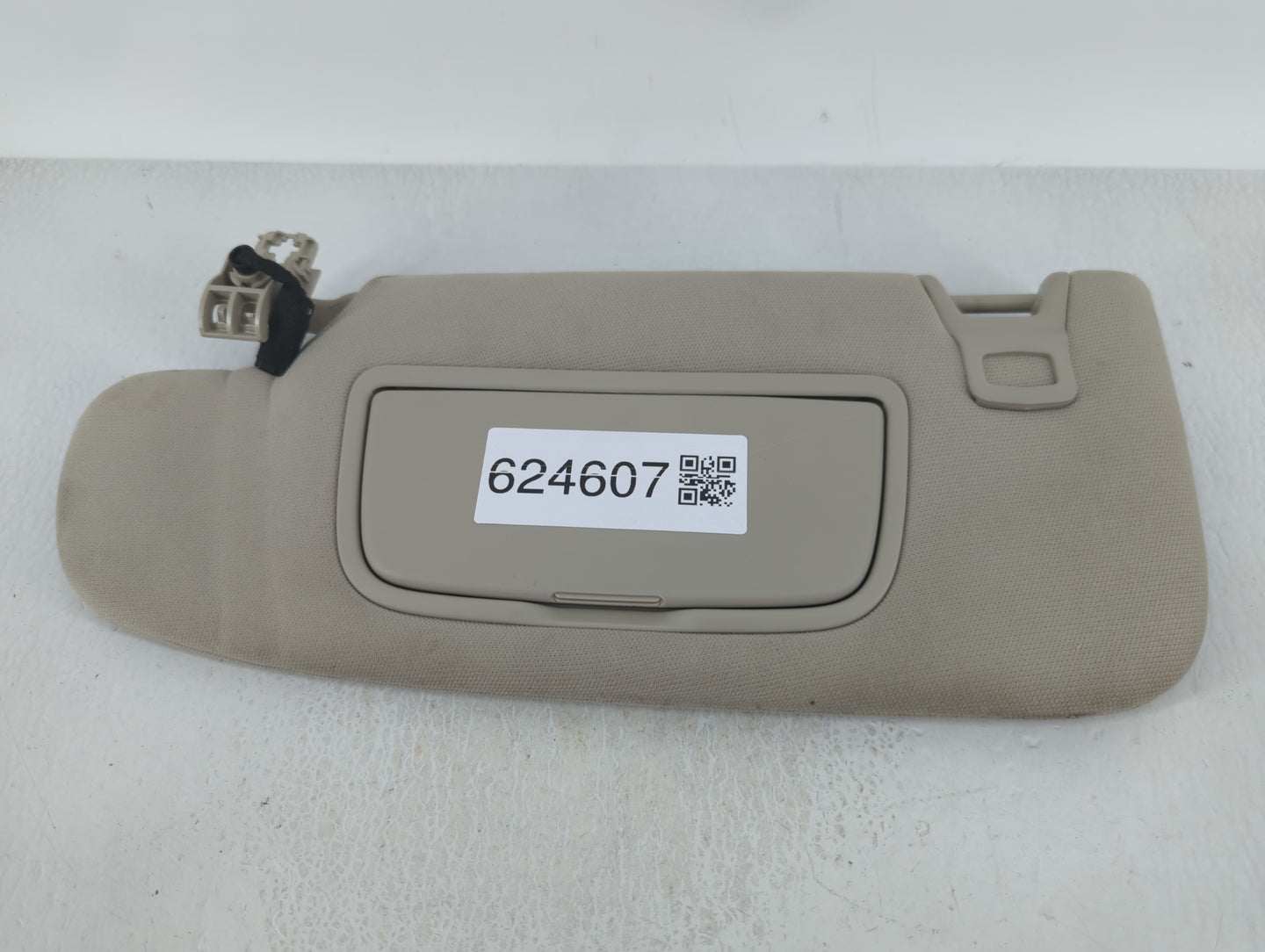 2017 Ford Explorer Sun Visor Shade Replacement Driver Left Mirror Fits OEM Used Auto Parts - Oemusedautoparts1.com