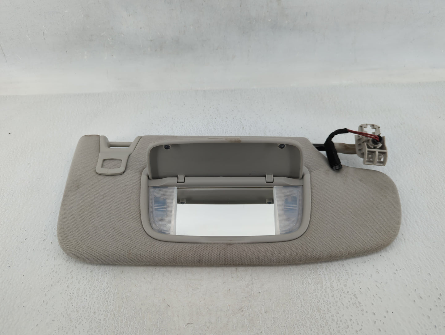 2017 Ford Explorer Sun Visor Shade Replacement Passenger Right Mirror Fits OEM Used Auto Parts - Oemusedautoparts1.com
