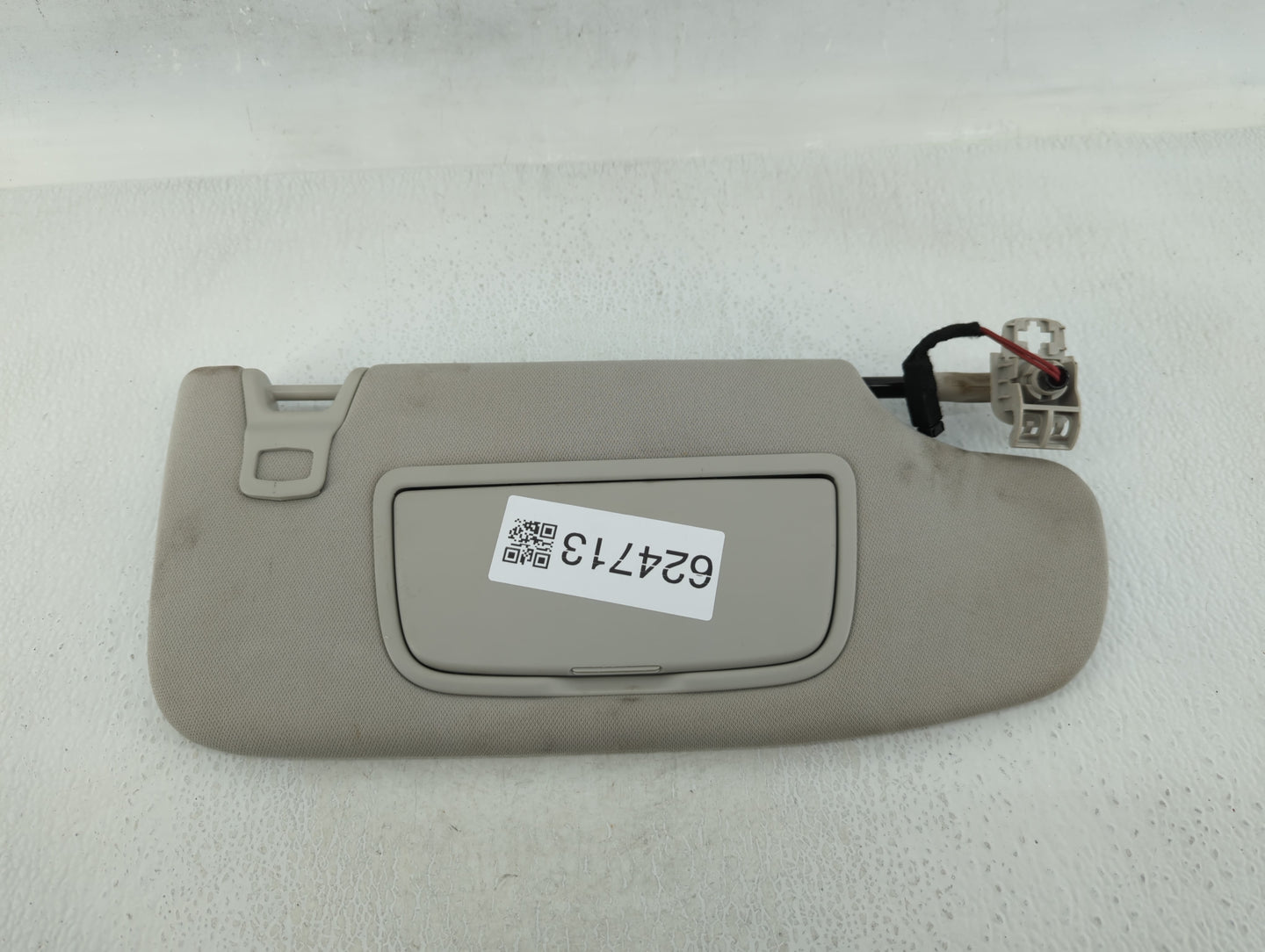 2017 Ford Explorer Sun Visor Shade Replacement Passenger Right Mirror Fits OEM Used Auto Parts - Oemusedautoparts1.com