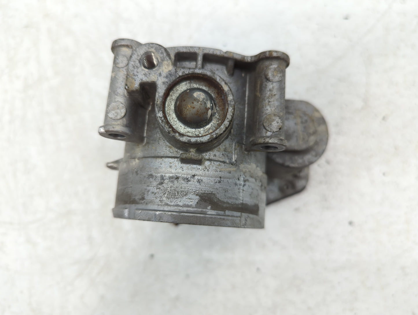 2011-2019 Ford Explorer Throttle Body P/N:AT4E-9F991-EE Fits Fits 2011 2012 2013 2014 2015 2016 2017 2018 2019 OEM Used Auto